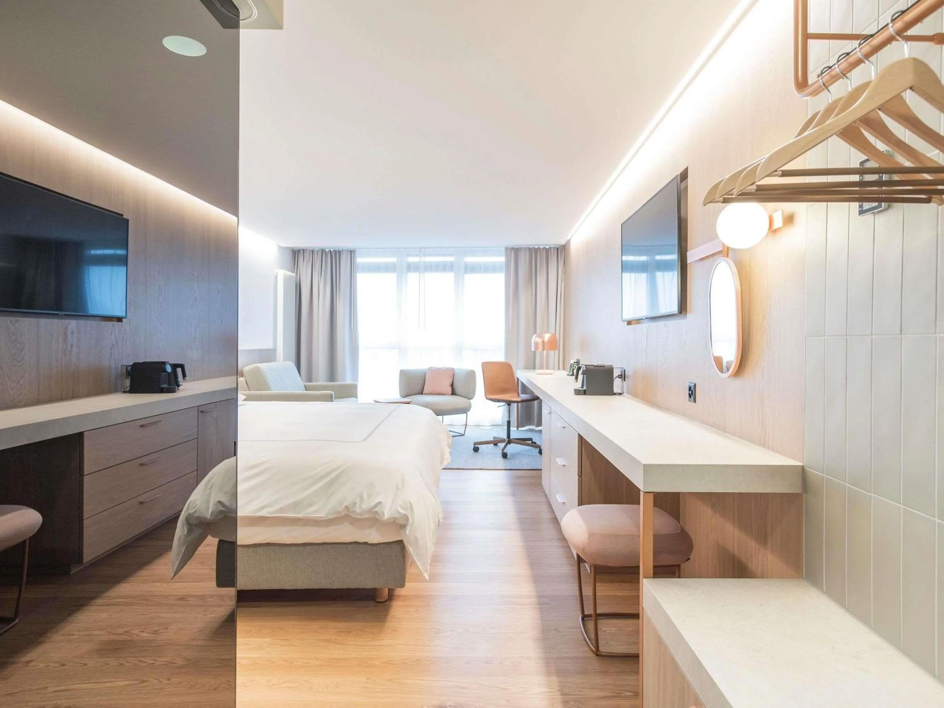 Bedroom, Bed in Swissôtel Kursaal Bern