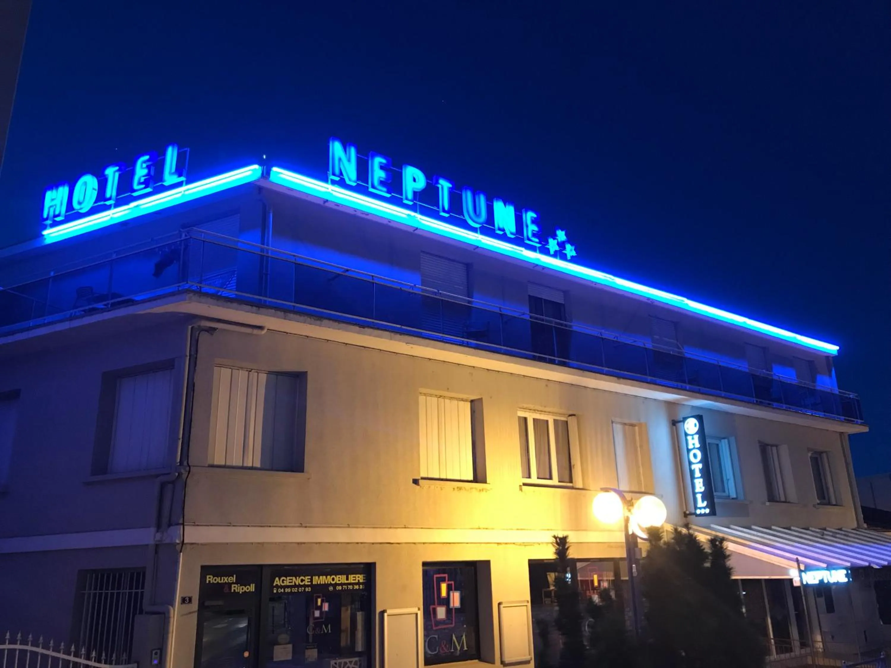 Facade/entrance in Hôtel Neptune
