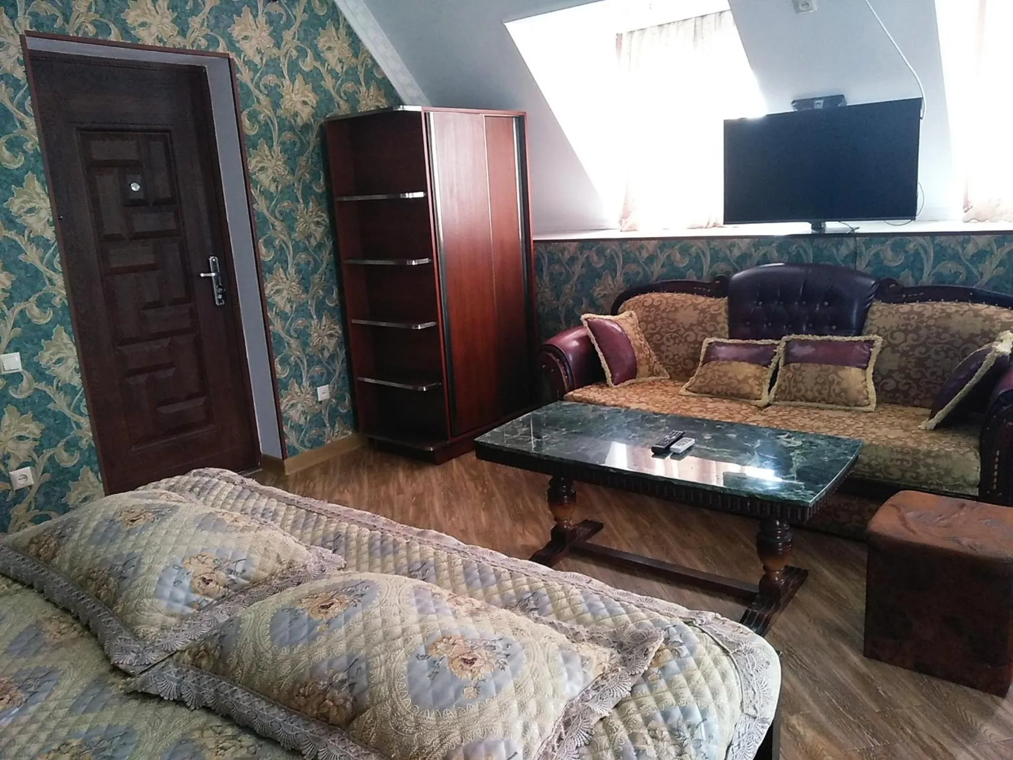 Bed in Hotel Edemi Castle