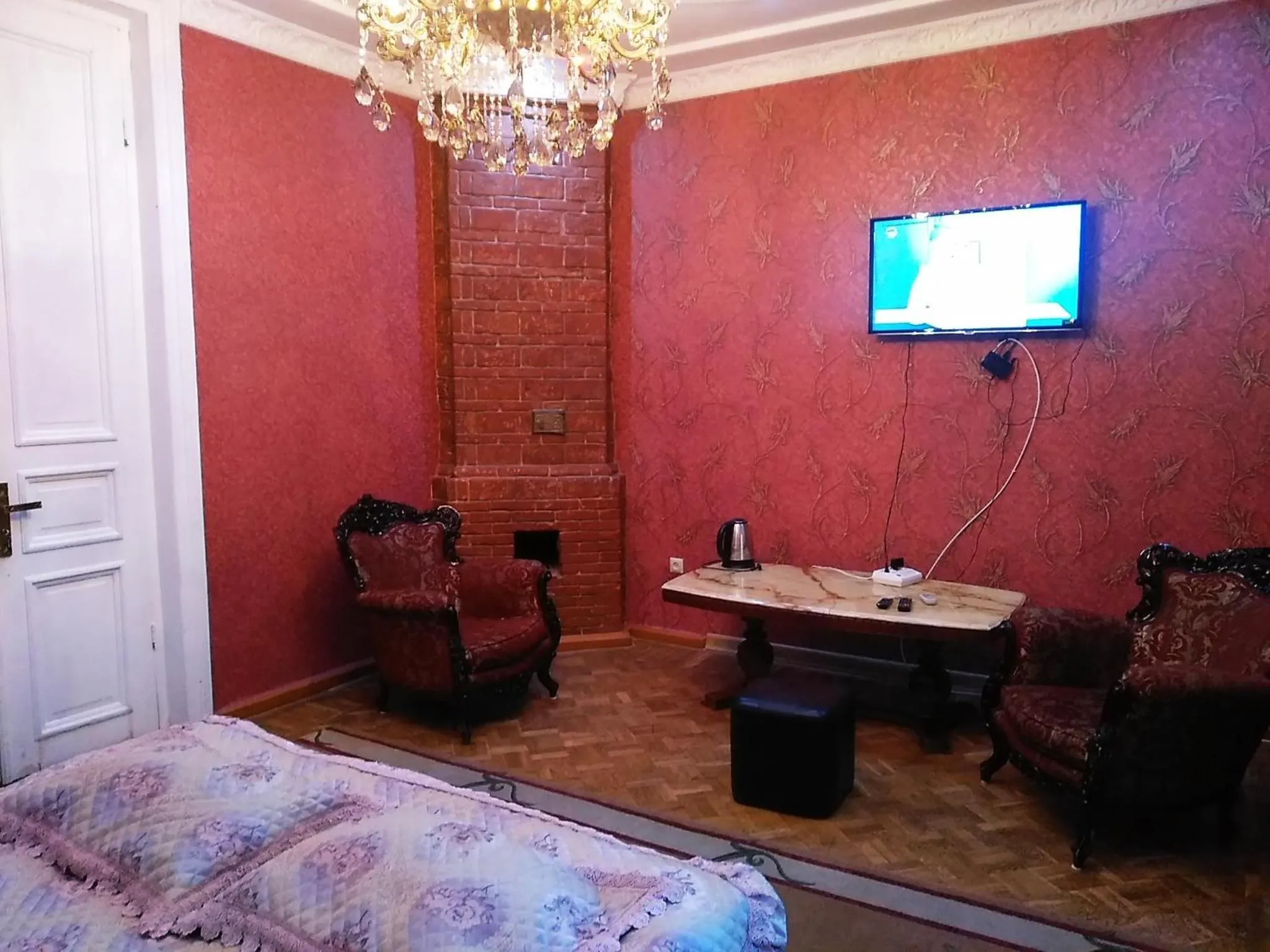 Bed in Hotel Edemi Castle