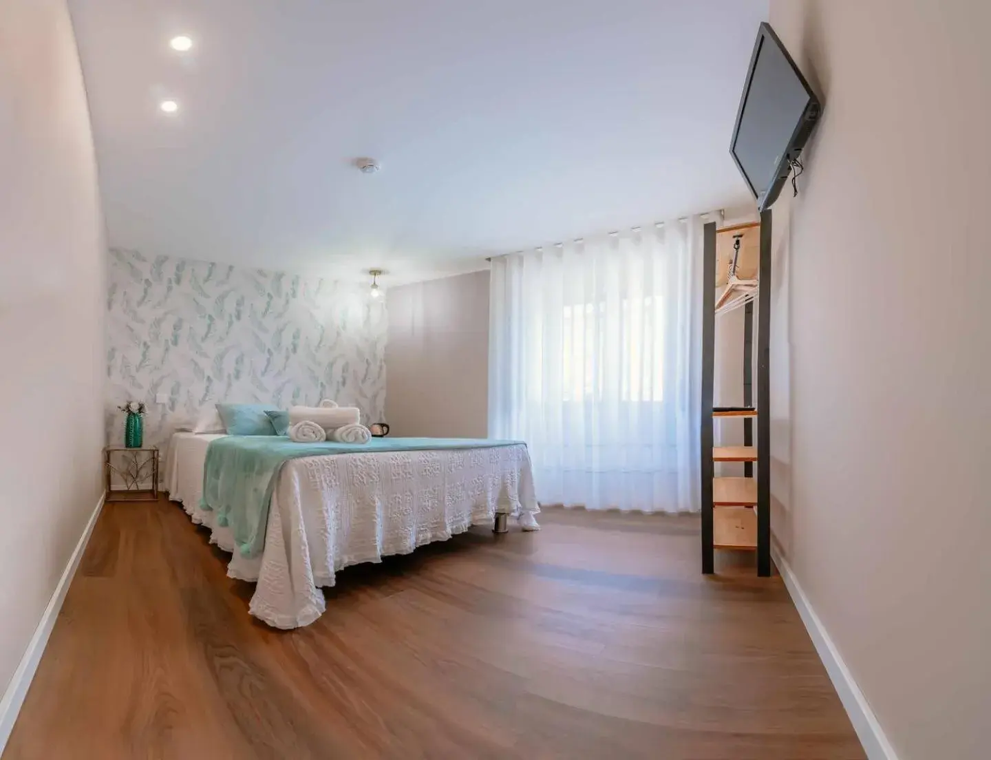 Double Room with Private Bathroom in Blue House Ponte de Lima Double Room with Private Bathroom in Blue House Ponte de Lima