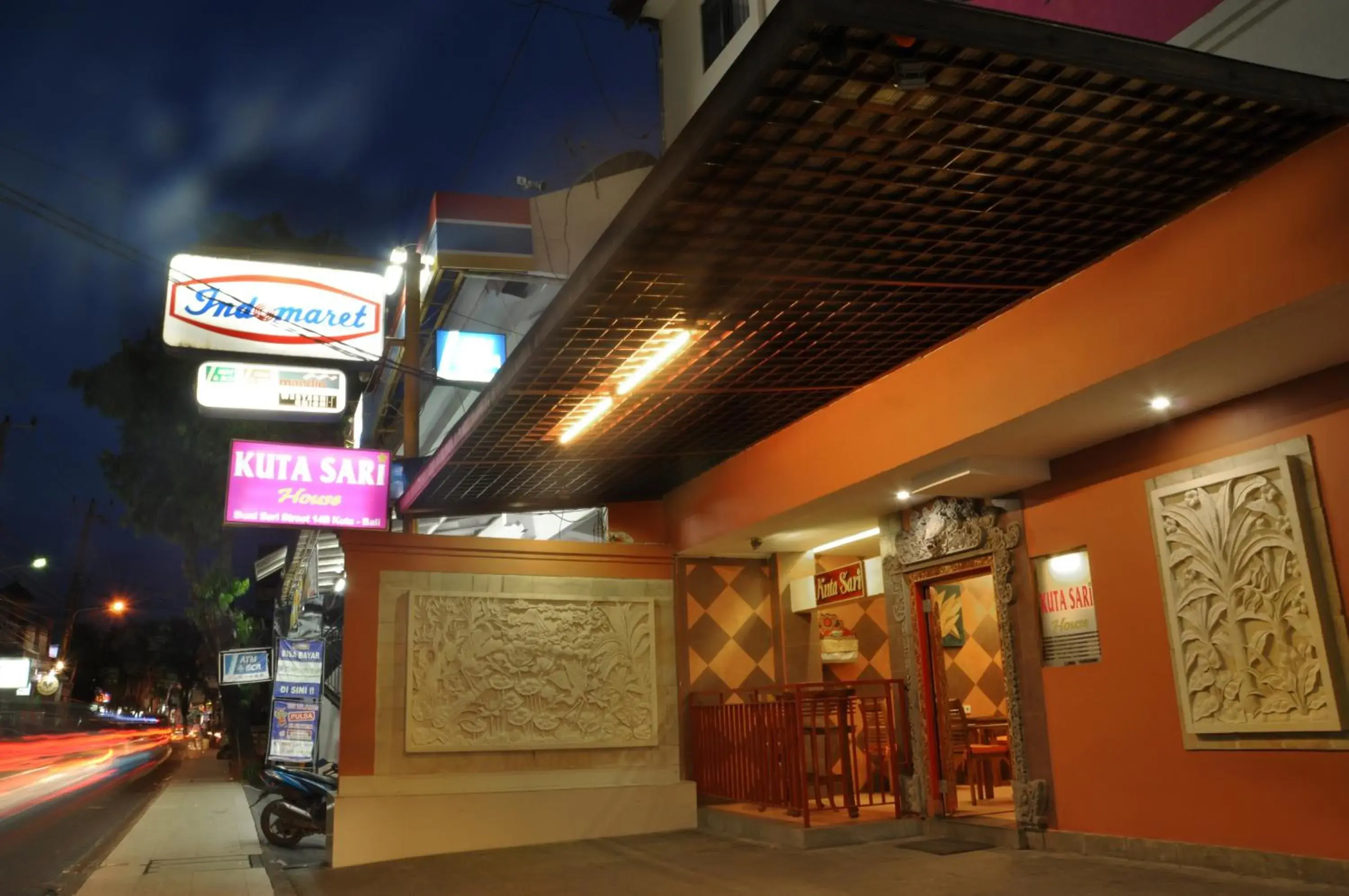 Property building in Kuta Sari House Property building in Kuta Sari House