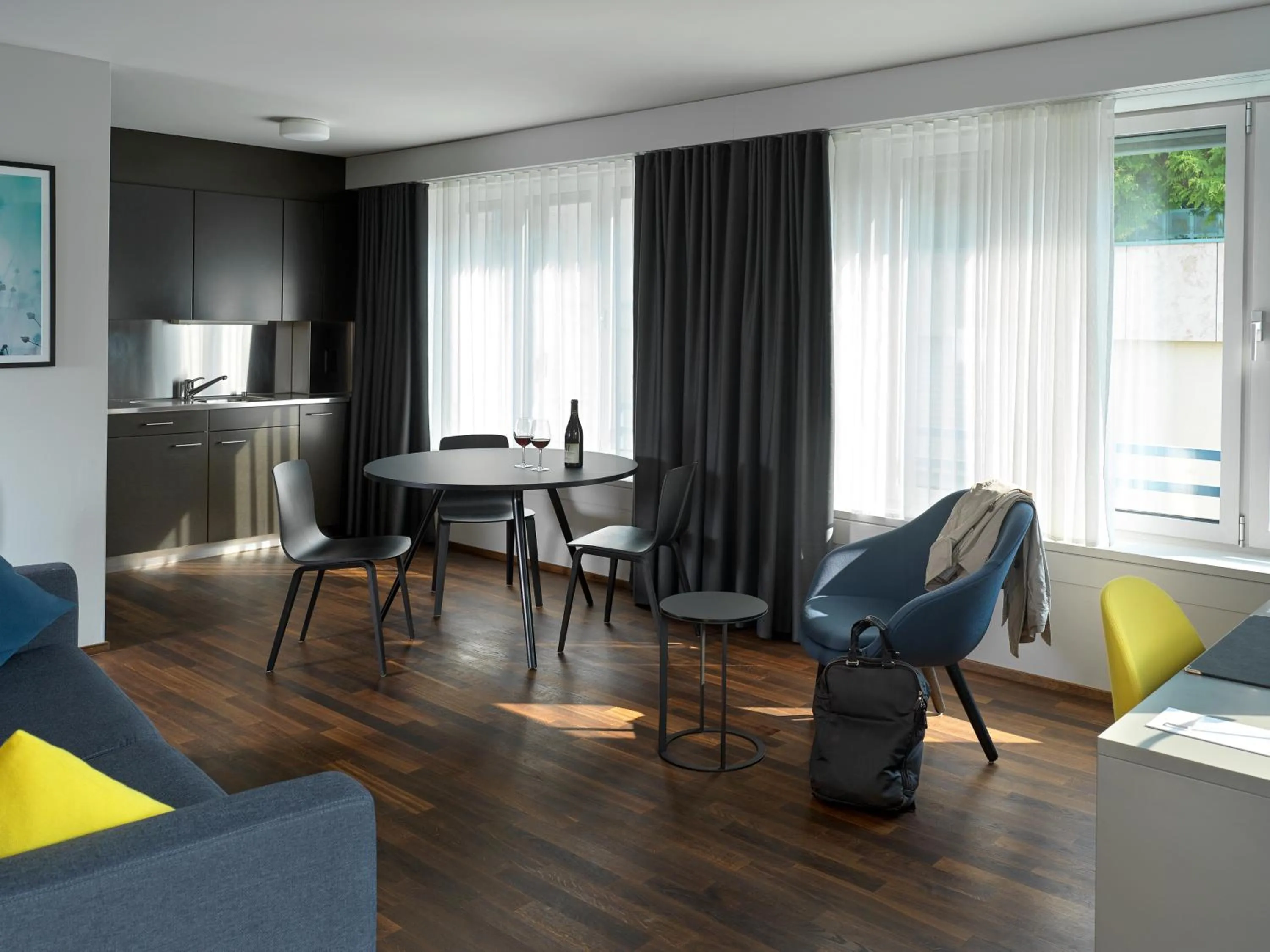 Kitchen or kitchenette in Park Hotel Zug