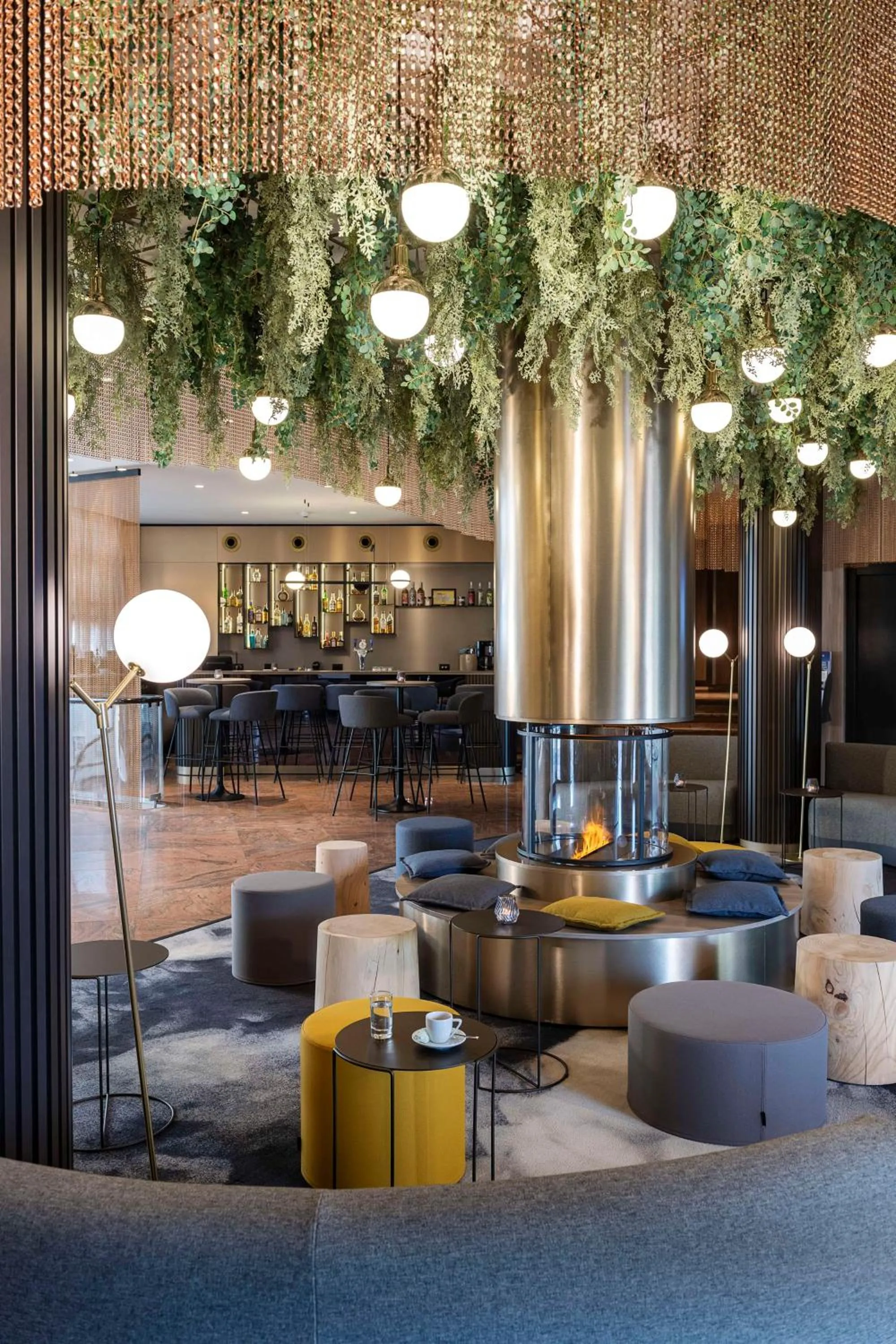 Lobby or reception in NH Geneva Airport Hotel