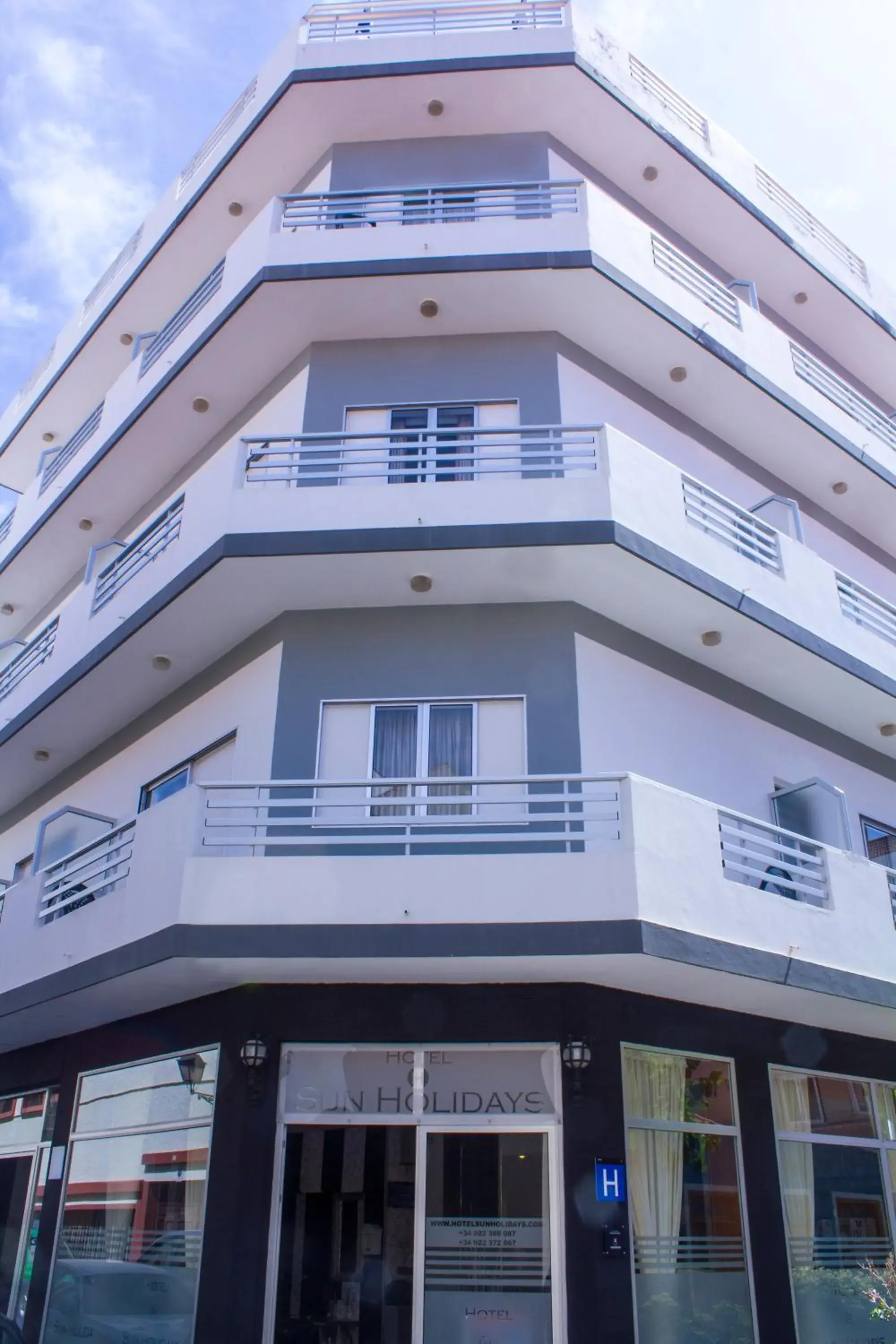 Facade/entrance in Hotel Sun Holidays Facade/entrance in Hotel Sun Holidays