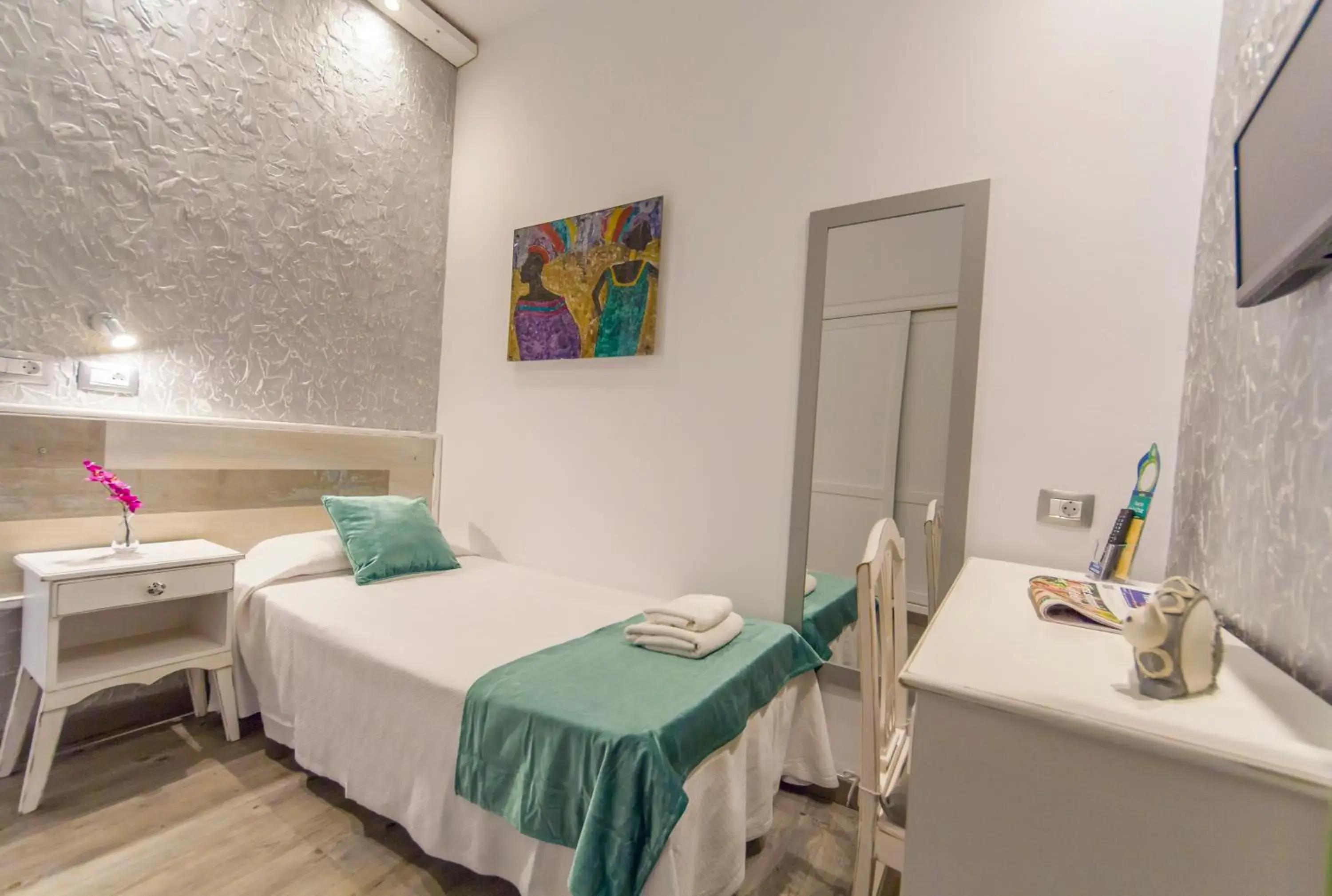 Photo of the whole room, Bed in Hotel Sun Holidays Photo of the whole room, Bed in Hotel Sun Holidays