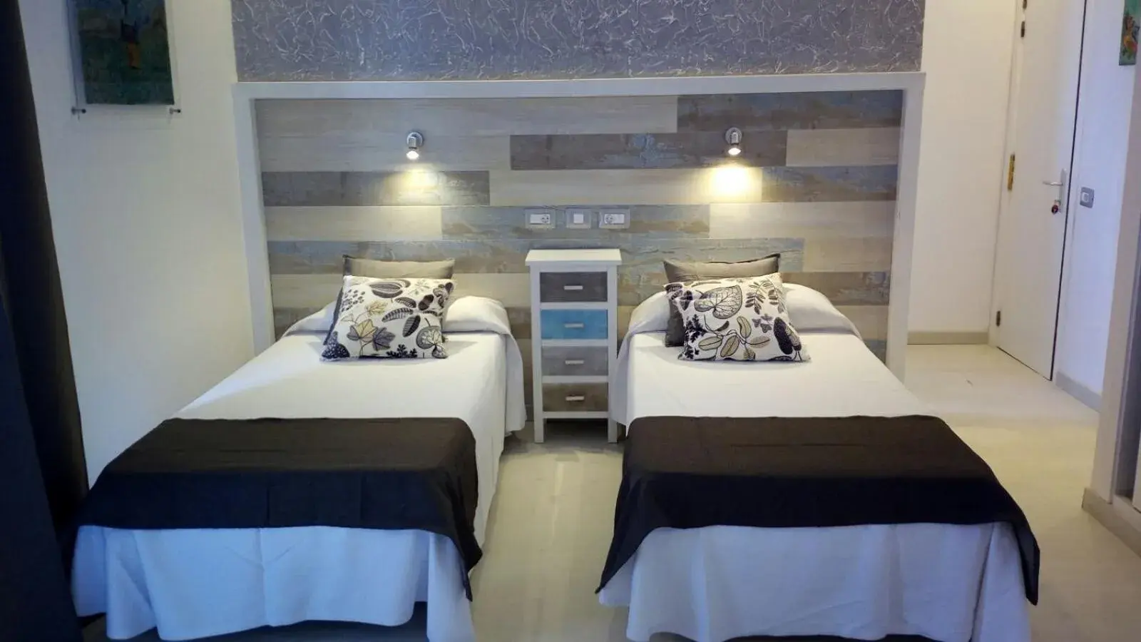 Photo of the whole room, Bed in Hotel Sun Holidays Photo of the whole room, Bed in Hotel Sun Holidays