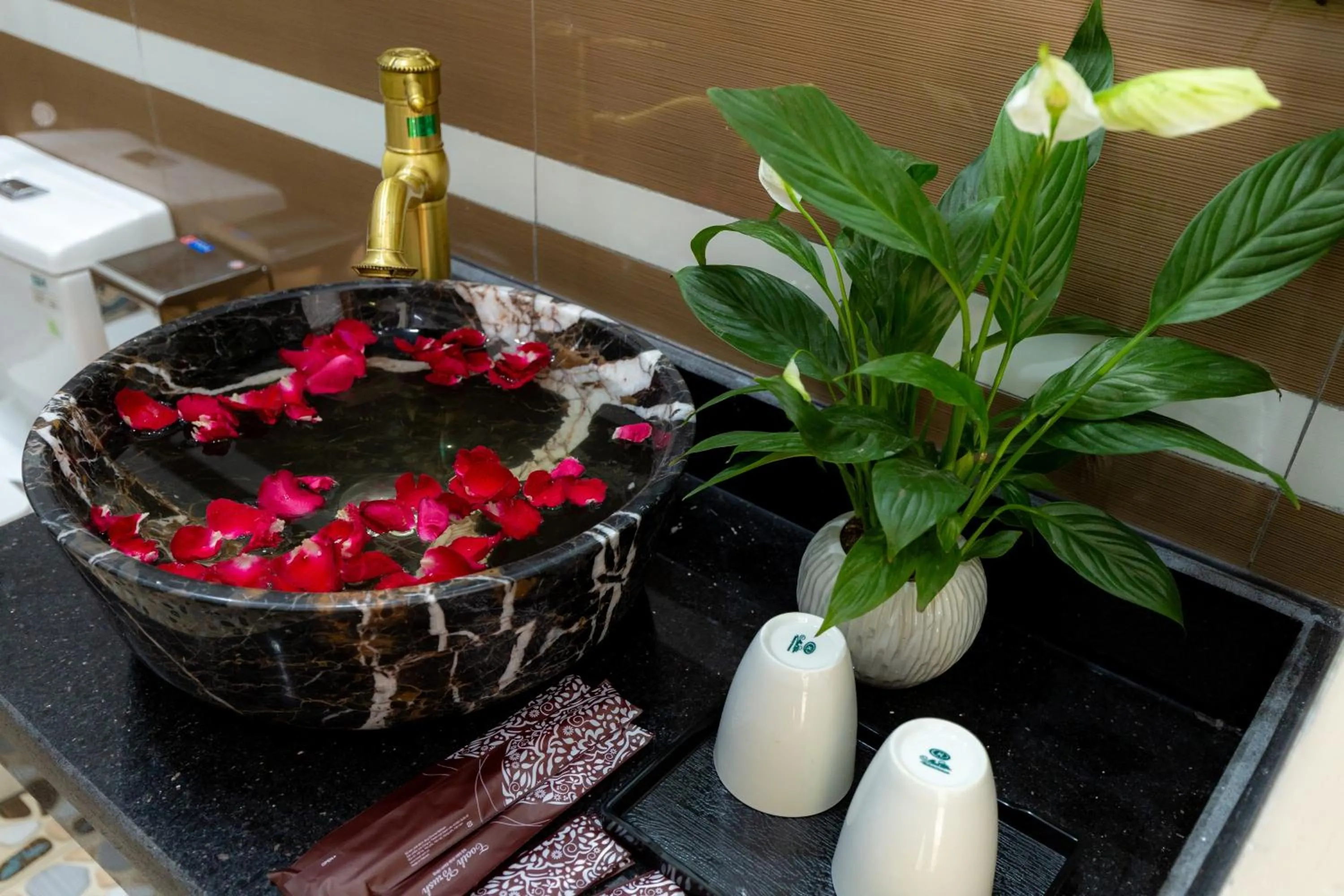 Bathroom in Tam Coc Tuong Vy Homestay