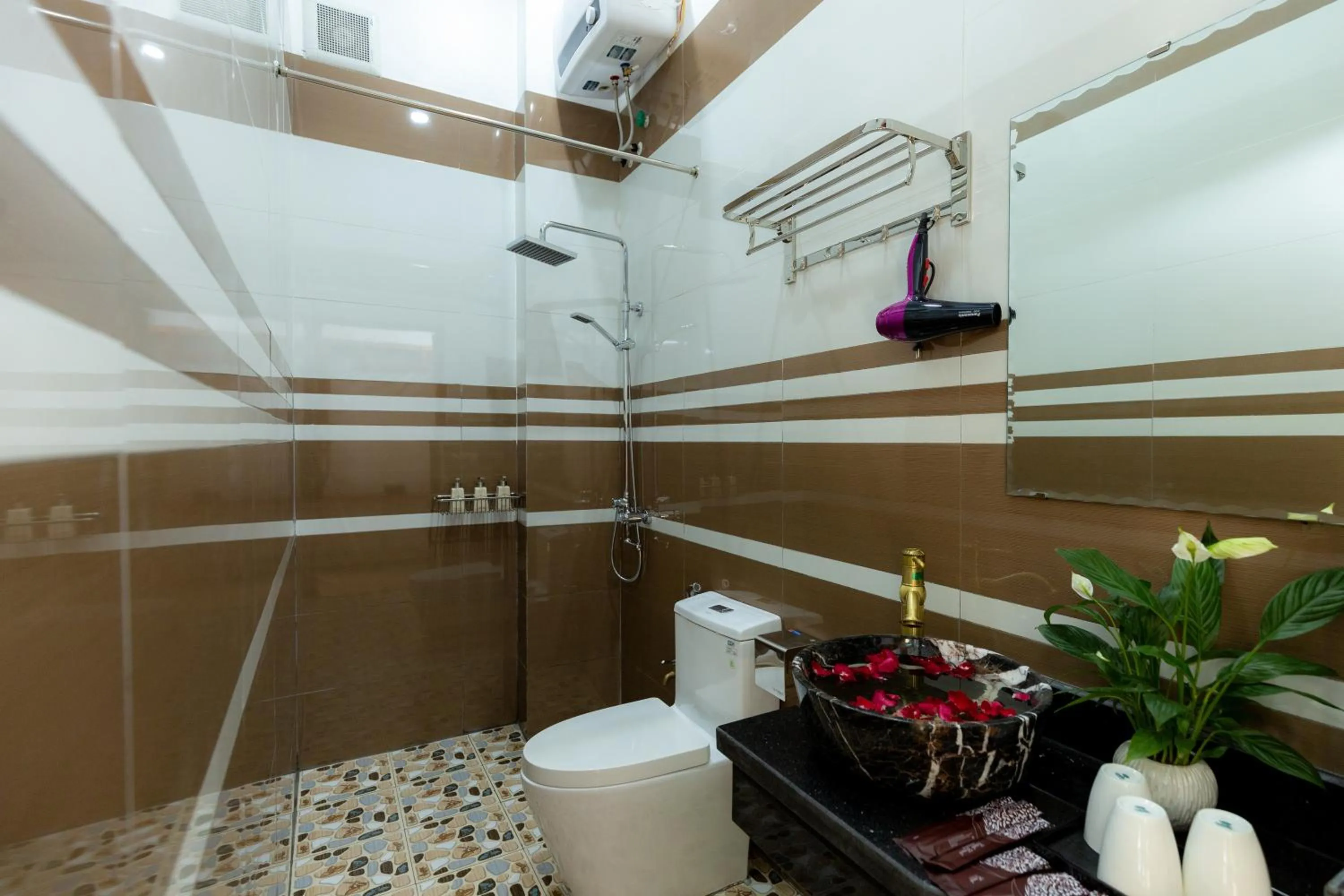 Bathroom in Tam Coc Tuong Vy Homestay