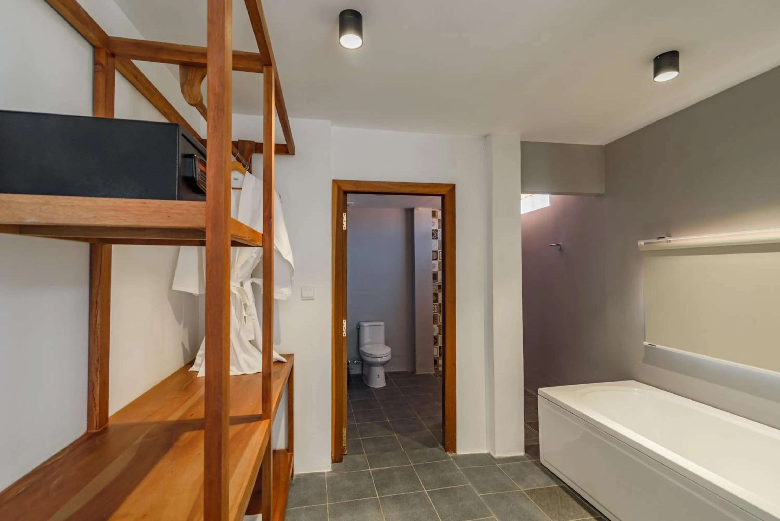 Shower, Bed in Phka Kravan Boutique