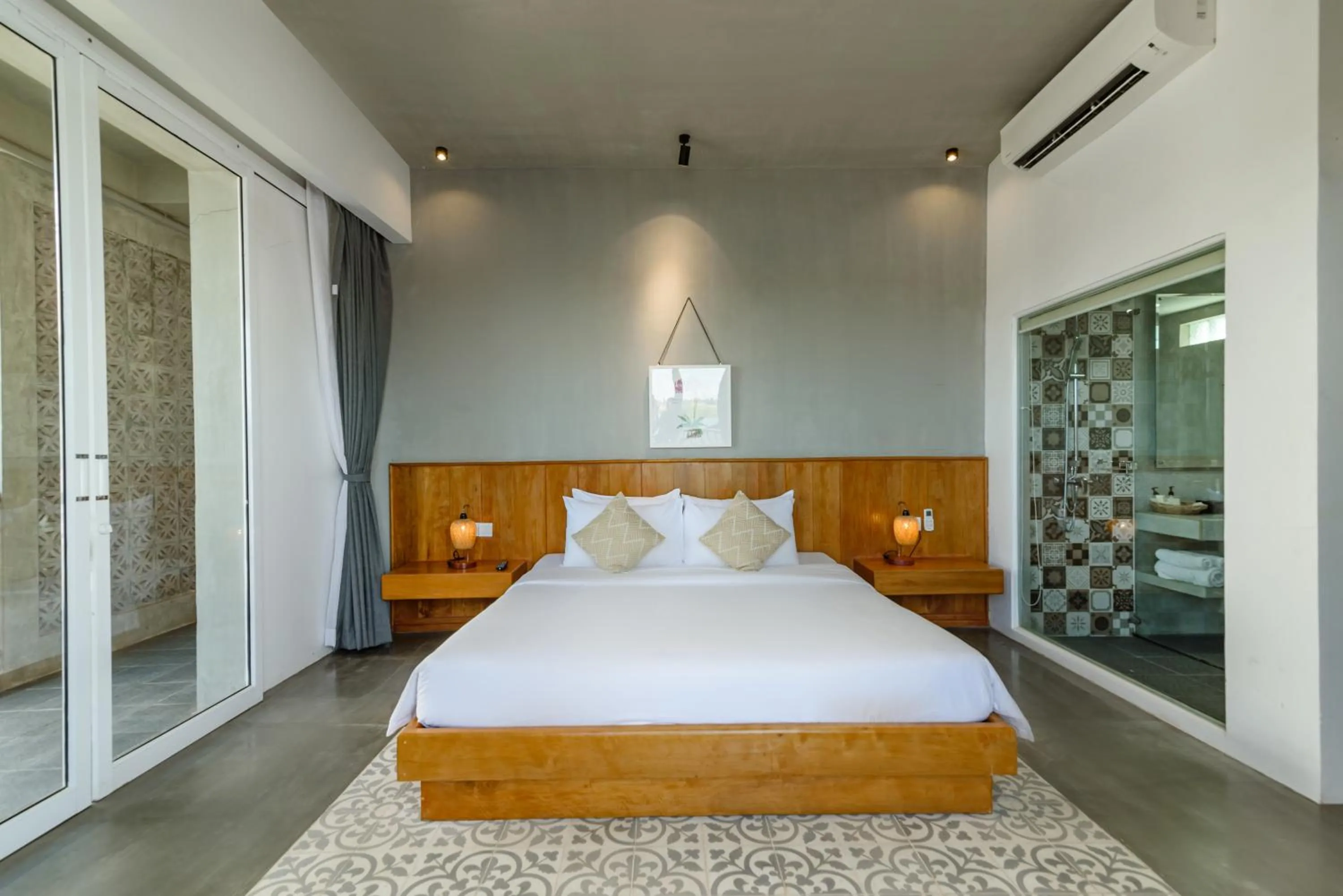 Photo of the whole room, Bed in Phka Kravan Boutique