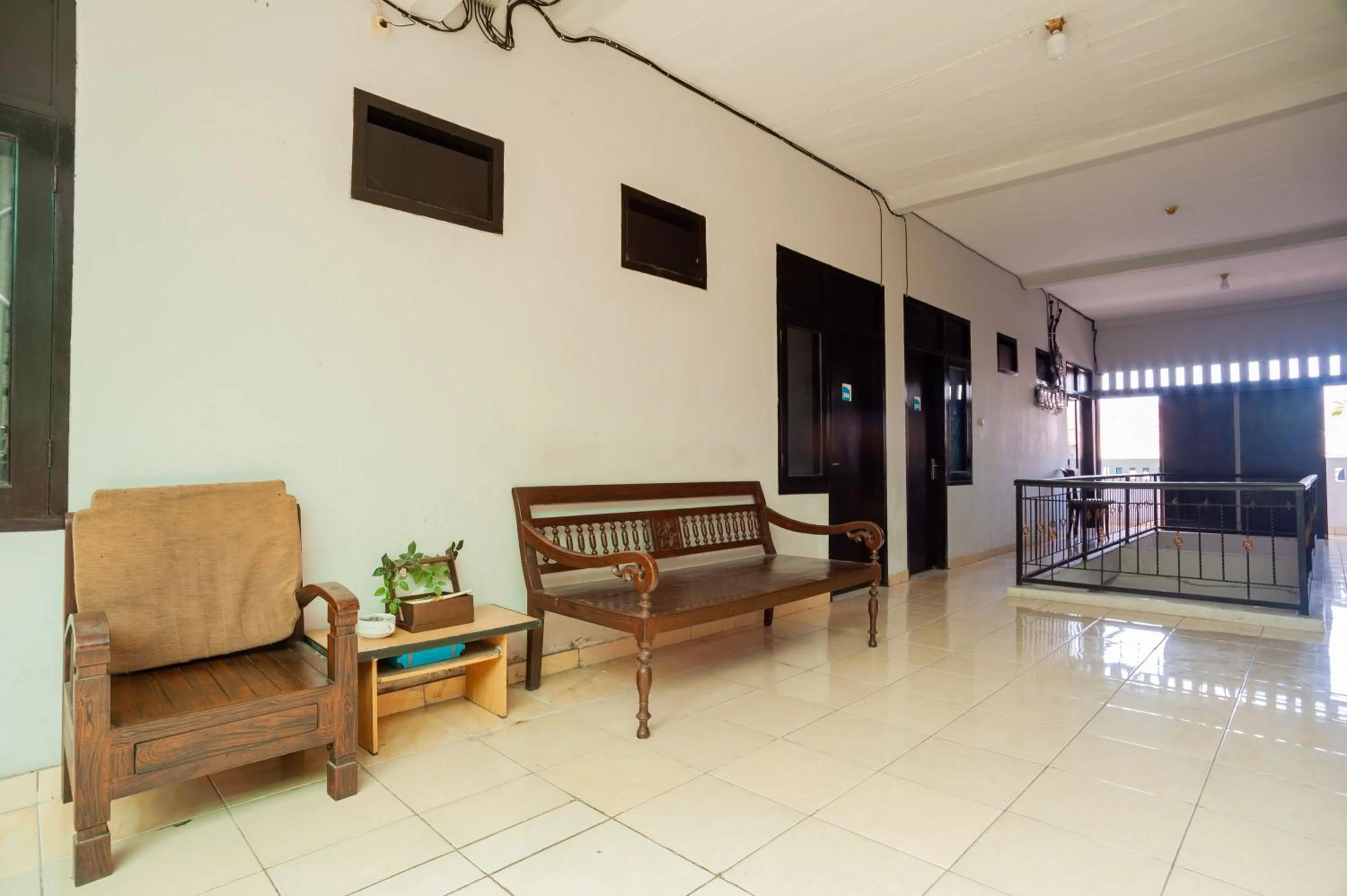 Living room in RedDoorz near Margonda Raya