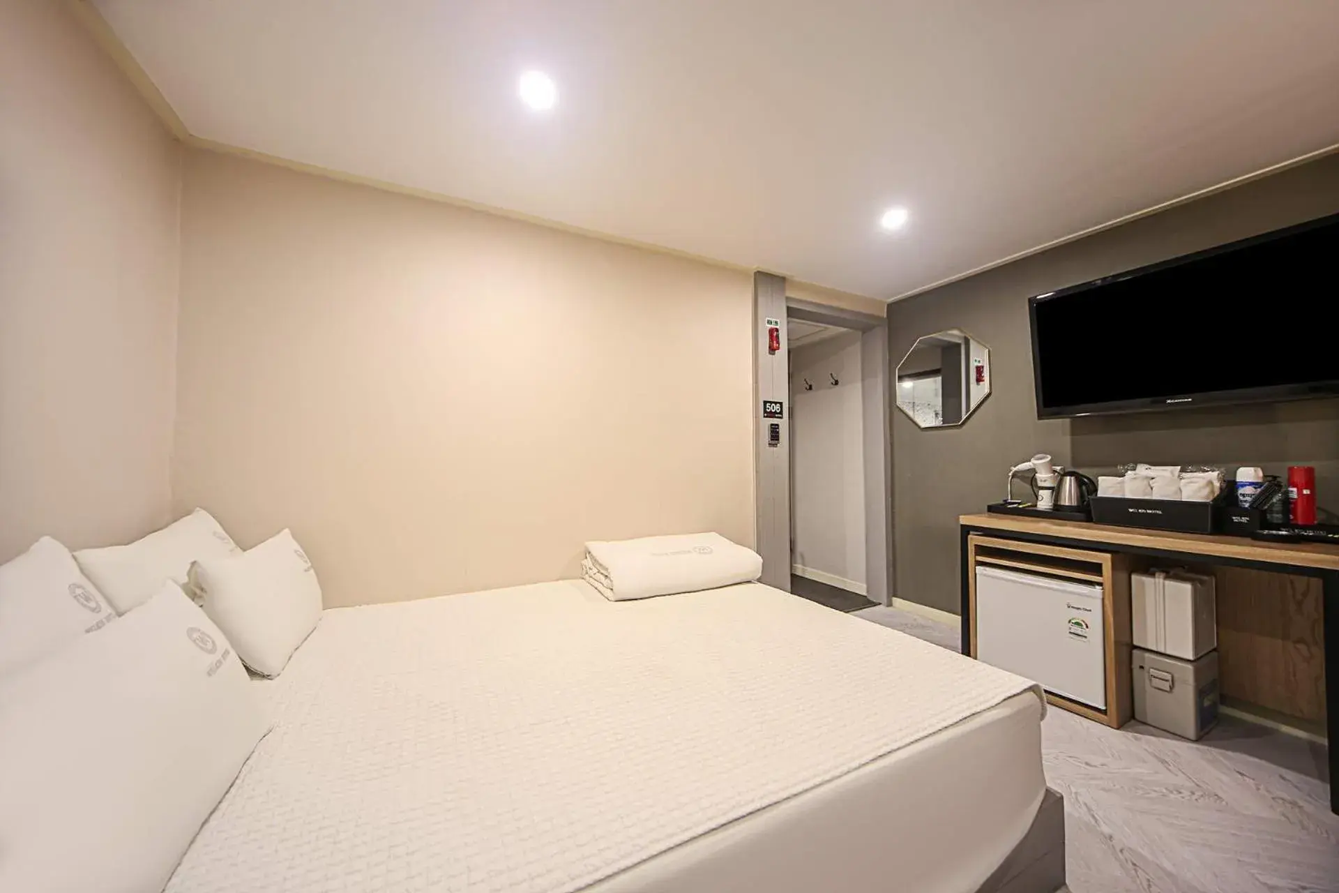 Photo of the whole room, Bed in Welkin Hotel Photo of the whole room, Bed in Welkin Hotel