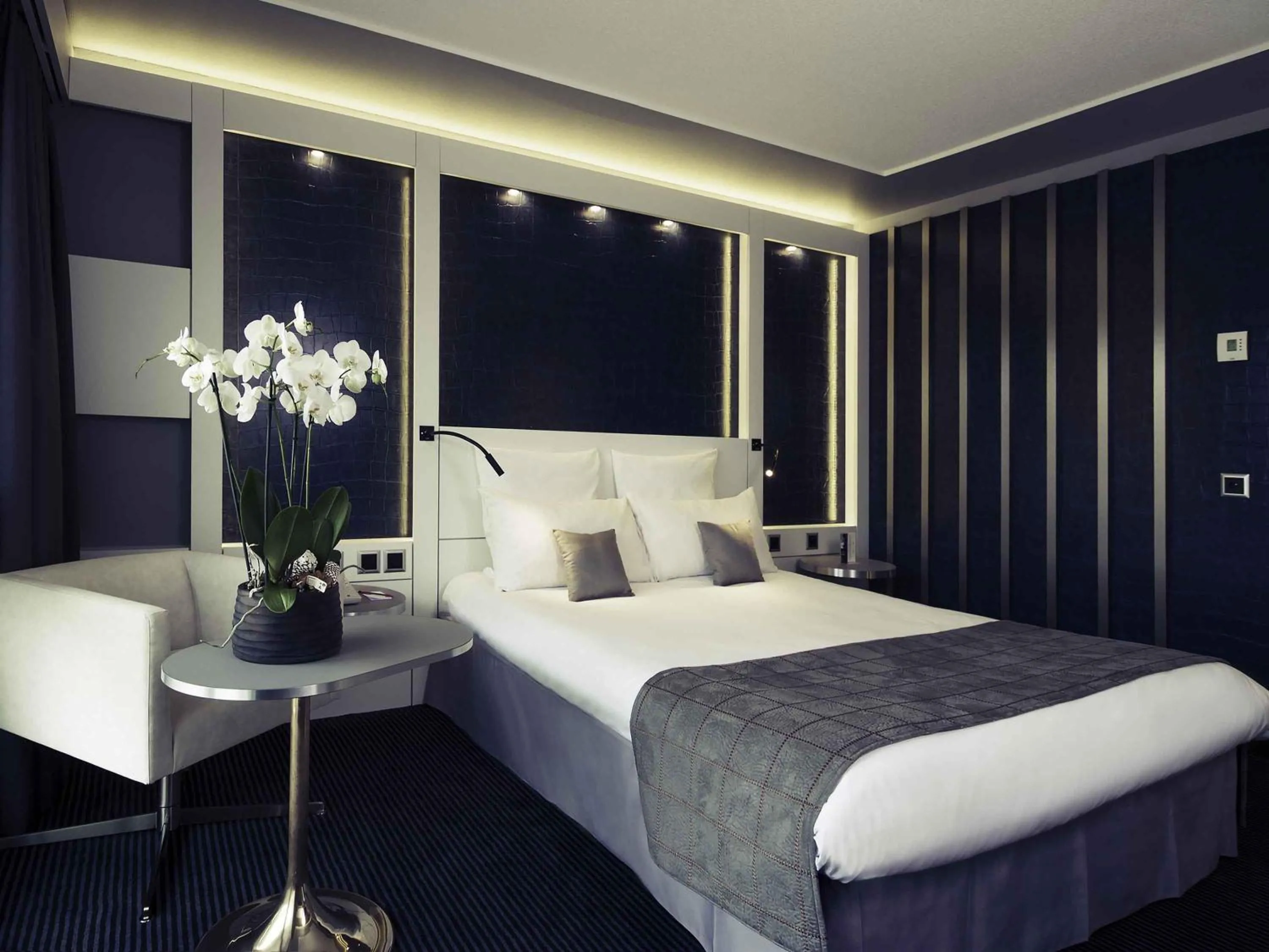 Bedroom, Bed in Mercure Biel