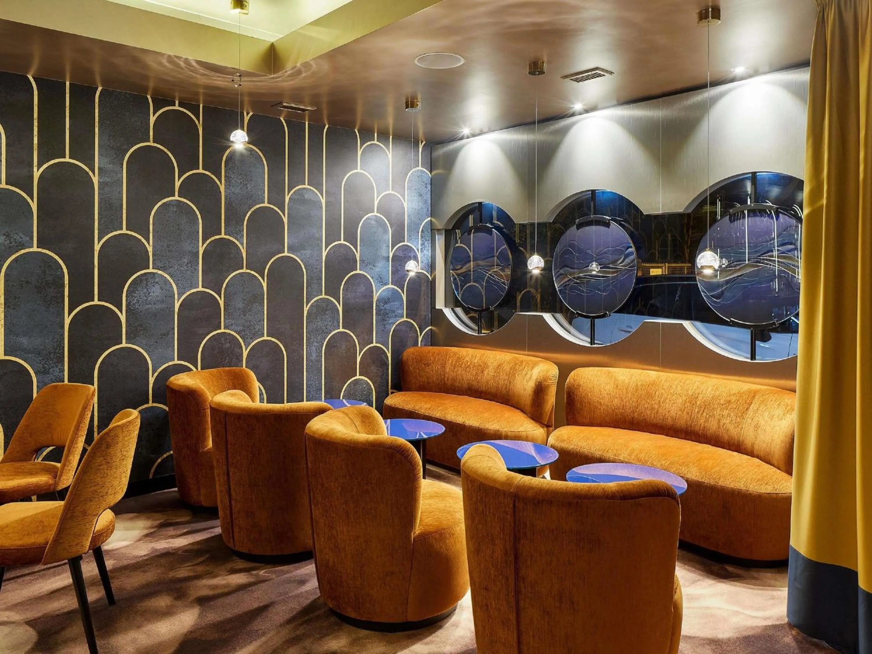 Lounge or bar in Mercure Biel