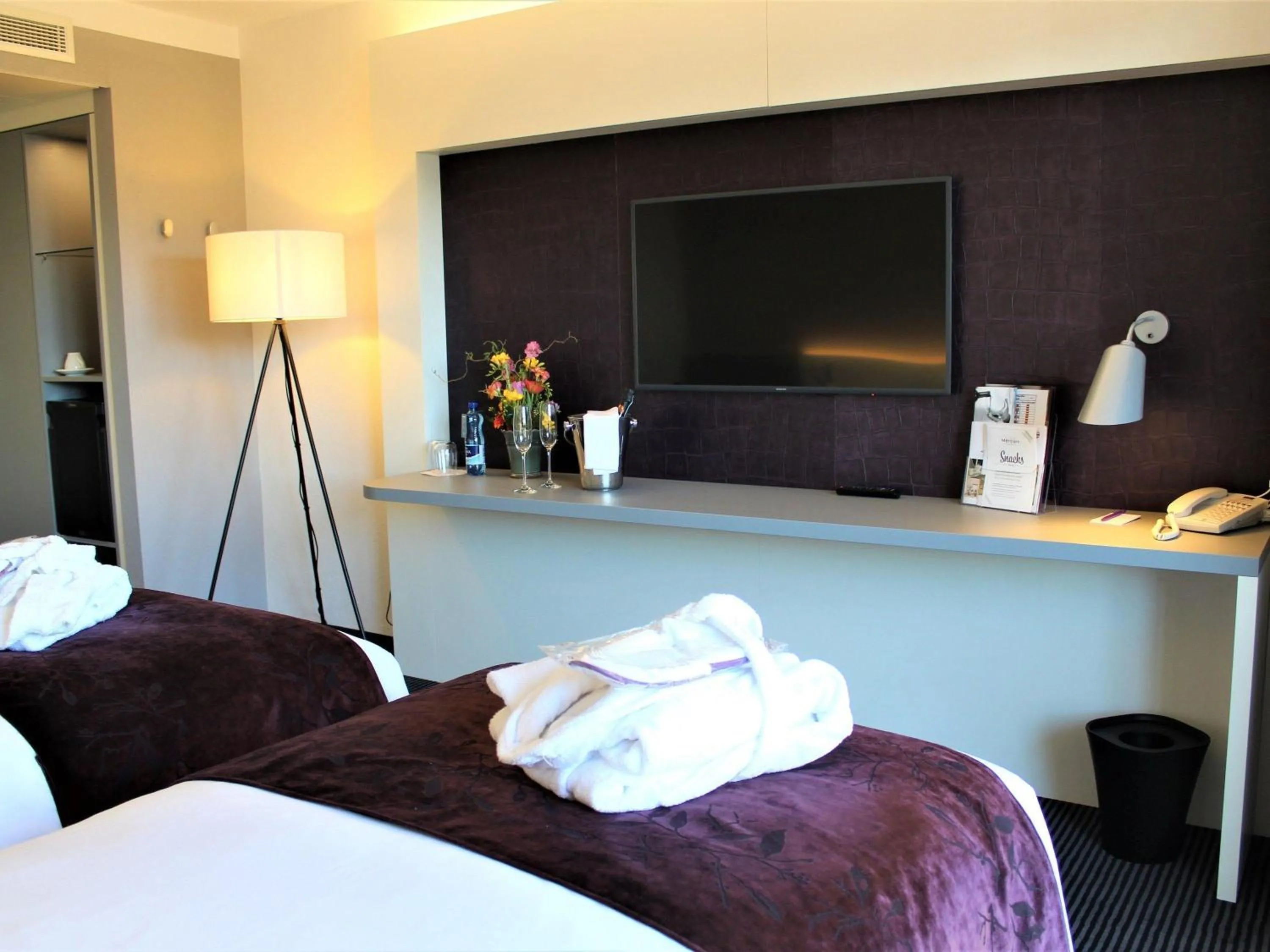 Bedroom, Bed in Mercure Biel