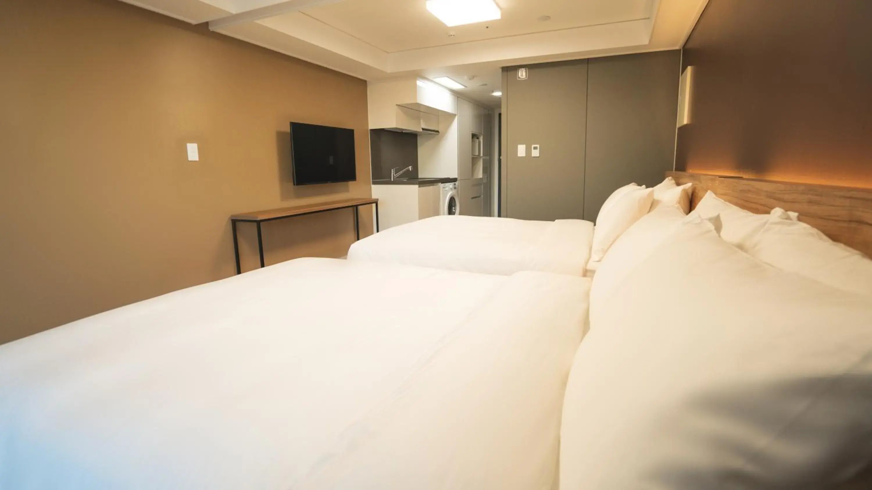 Bed in Marinabay Sokcho Bed in Marinabay Sokcho