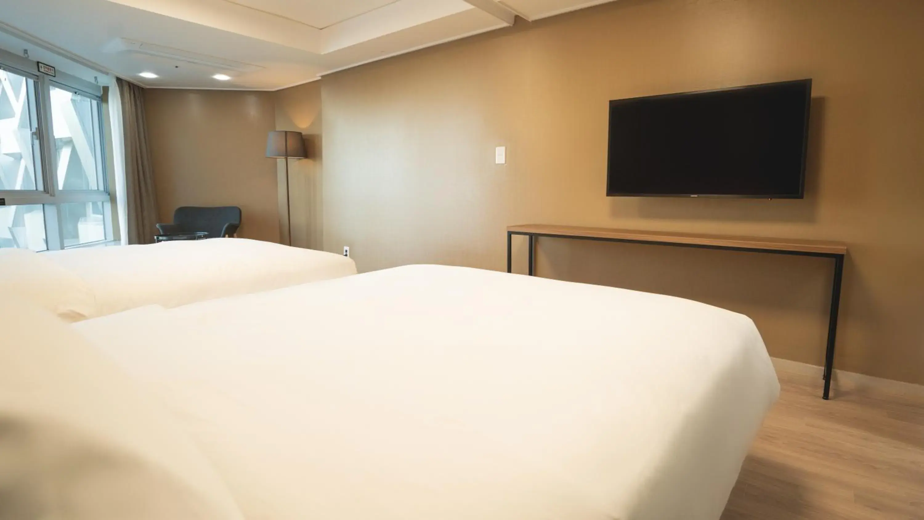 Bed in Marinabay Sokcho Bed in Marinabay Sokcho