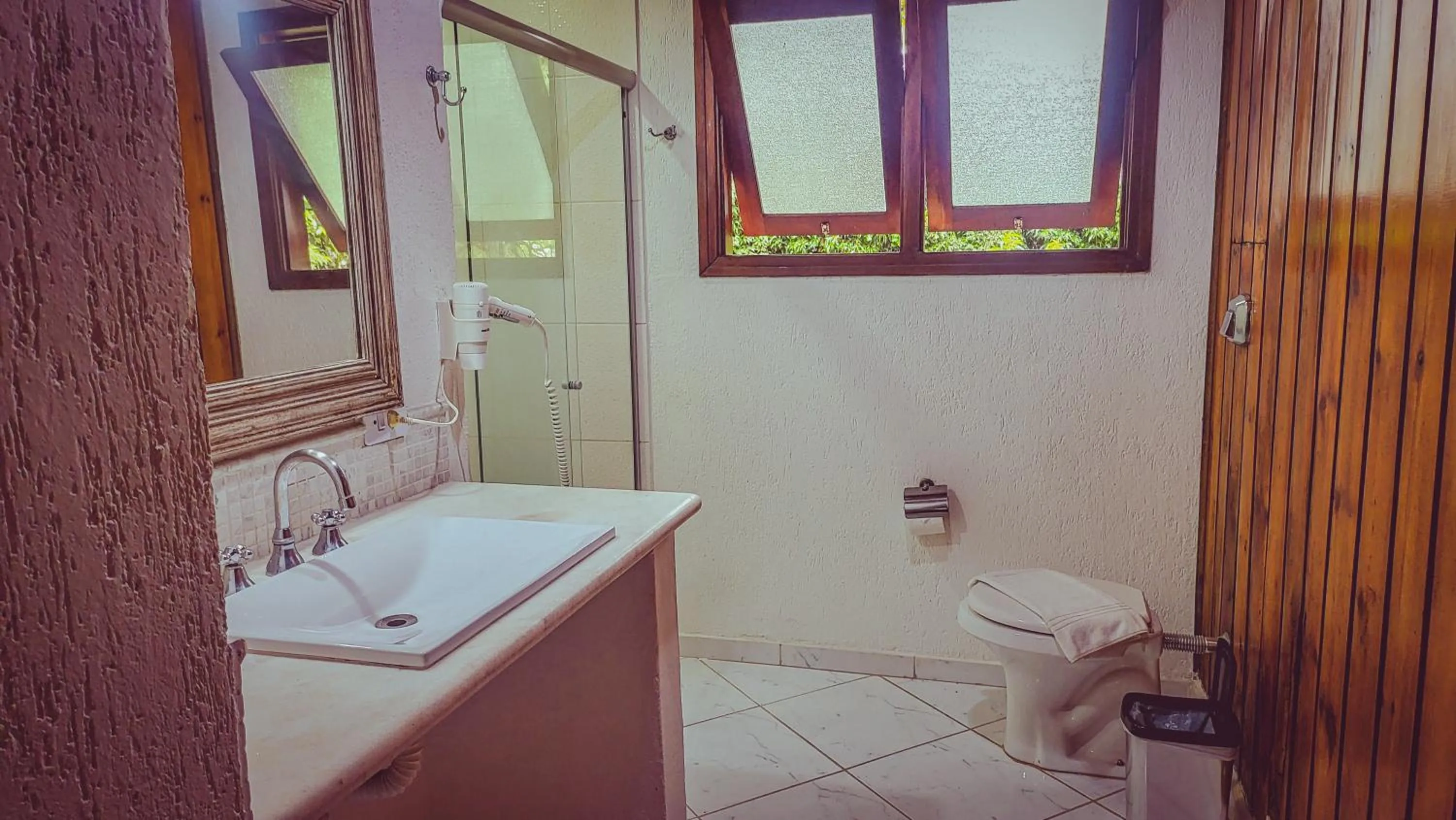 Shower in Pousada Atalaia Capivari