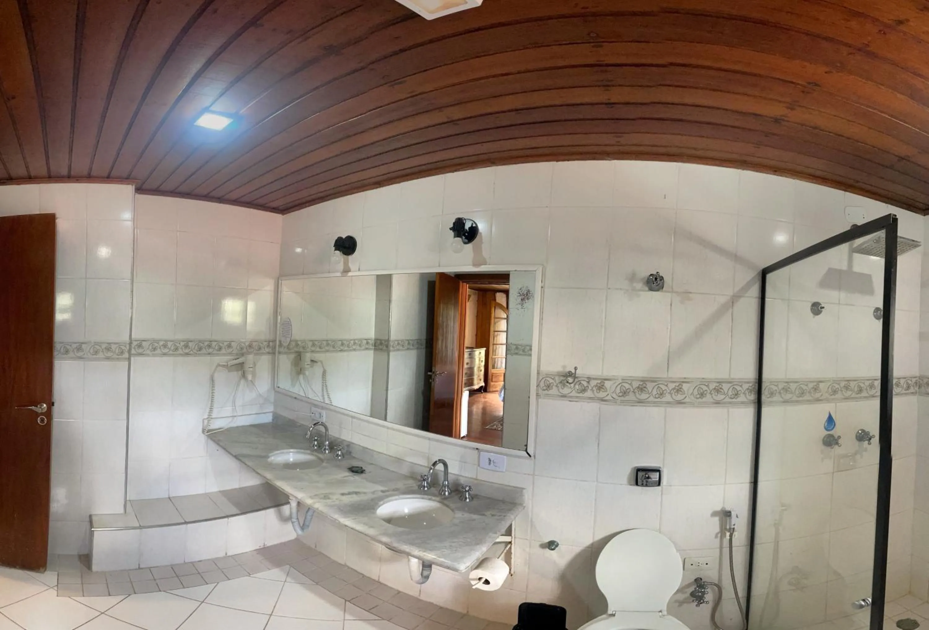 Bathroom in Pousada Atalaia Capivari