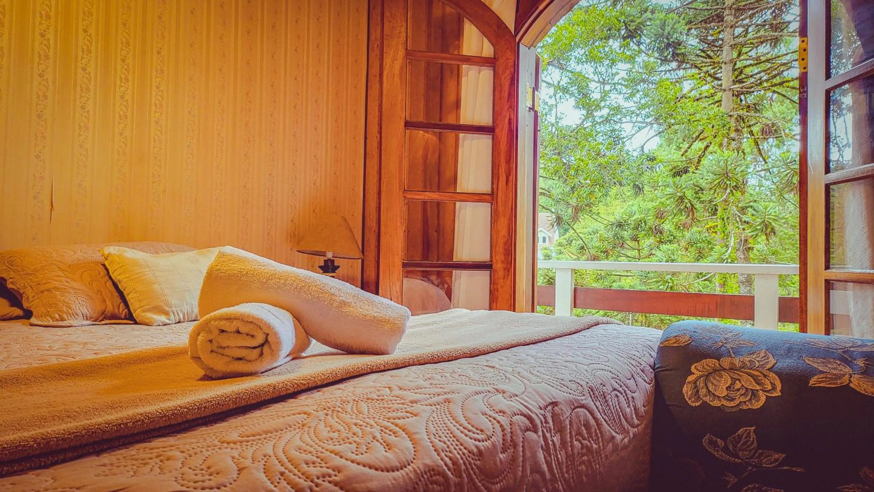 View (from property/room), Bed in Pousada Atalaia Capivari