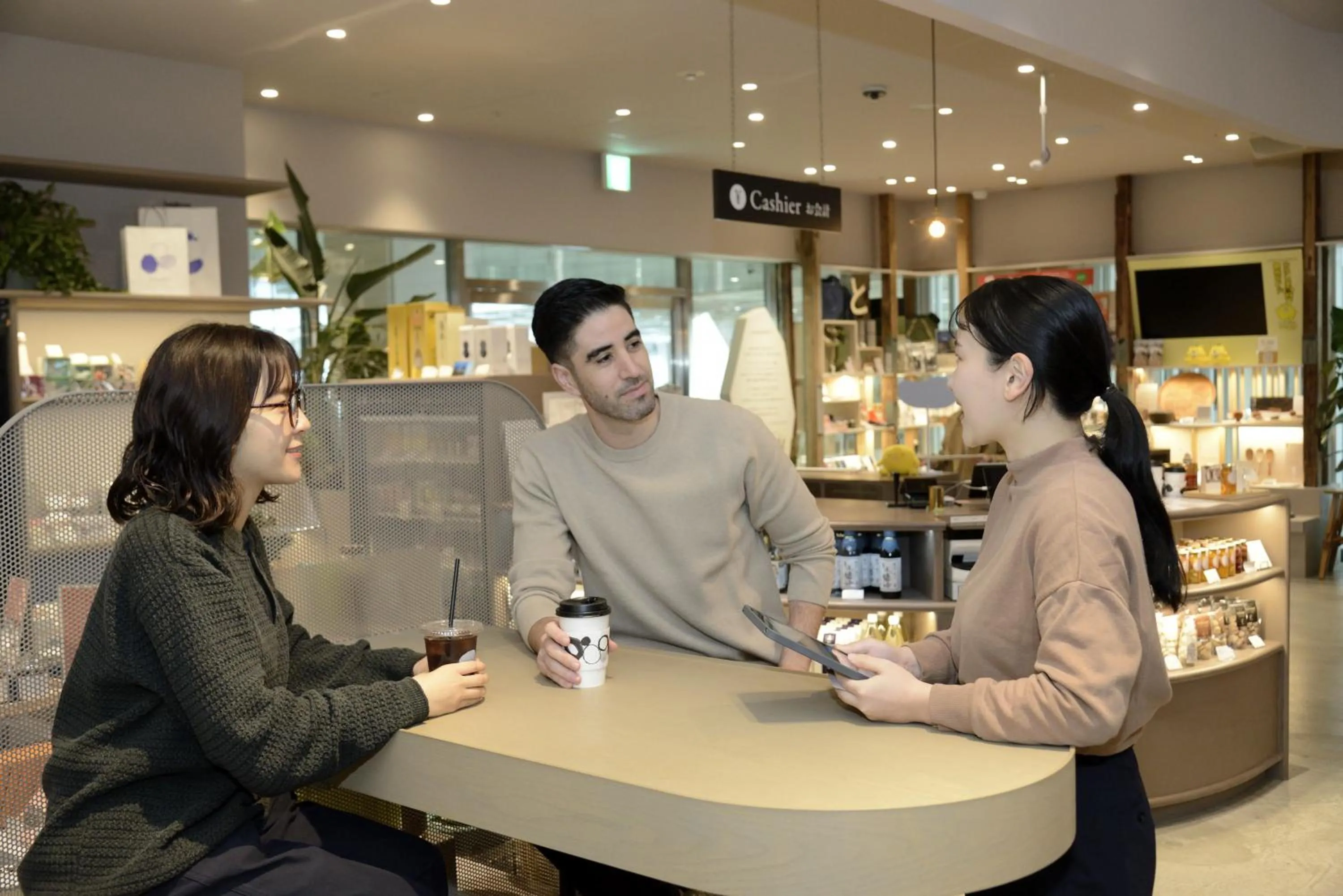 Staff in LAZULI Hiroshima Hotel and Lounge
