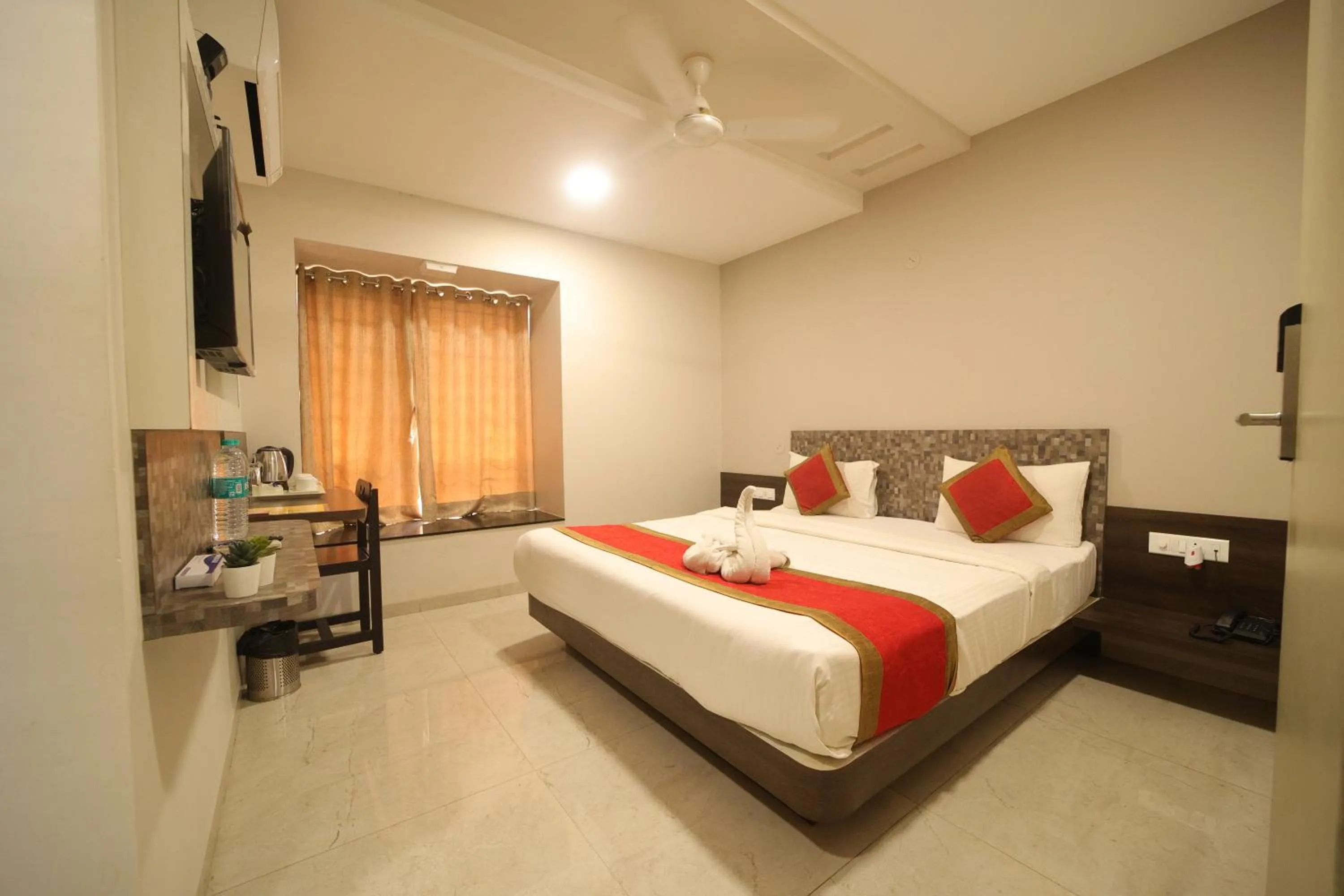 Bed in Hotel Rahul Palace Belgaum