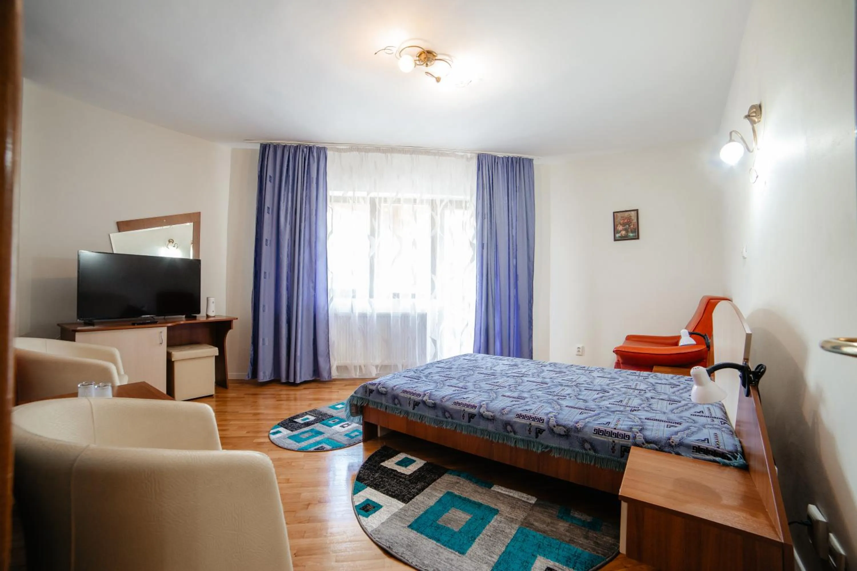 Communal lounge/ TV room in Pensiunea Floare de Colţ