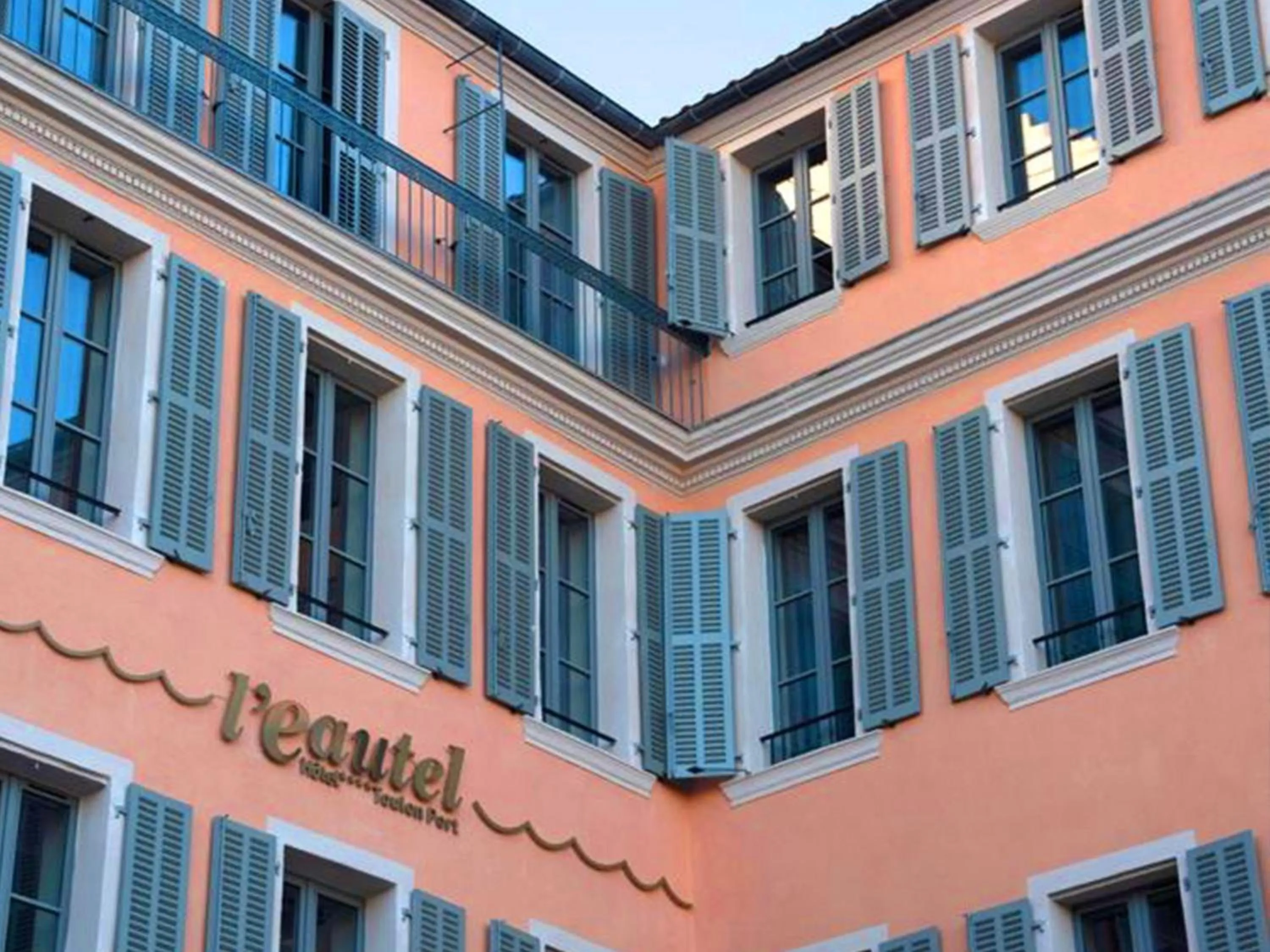 Property building in L'Eautel Toulon Centre Port