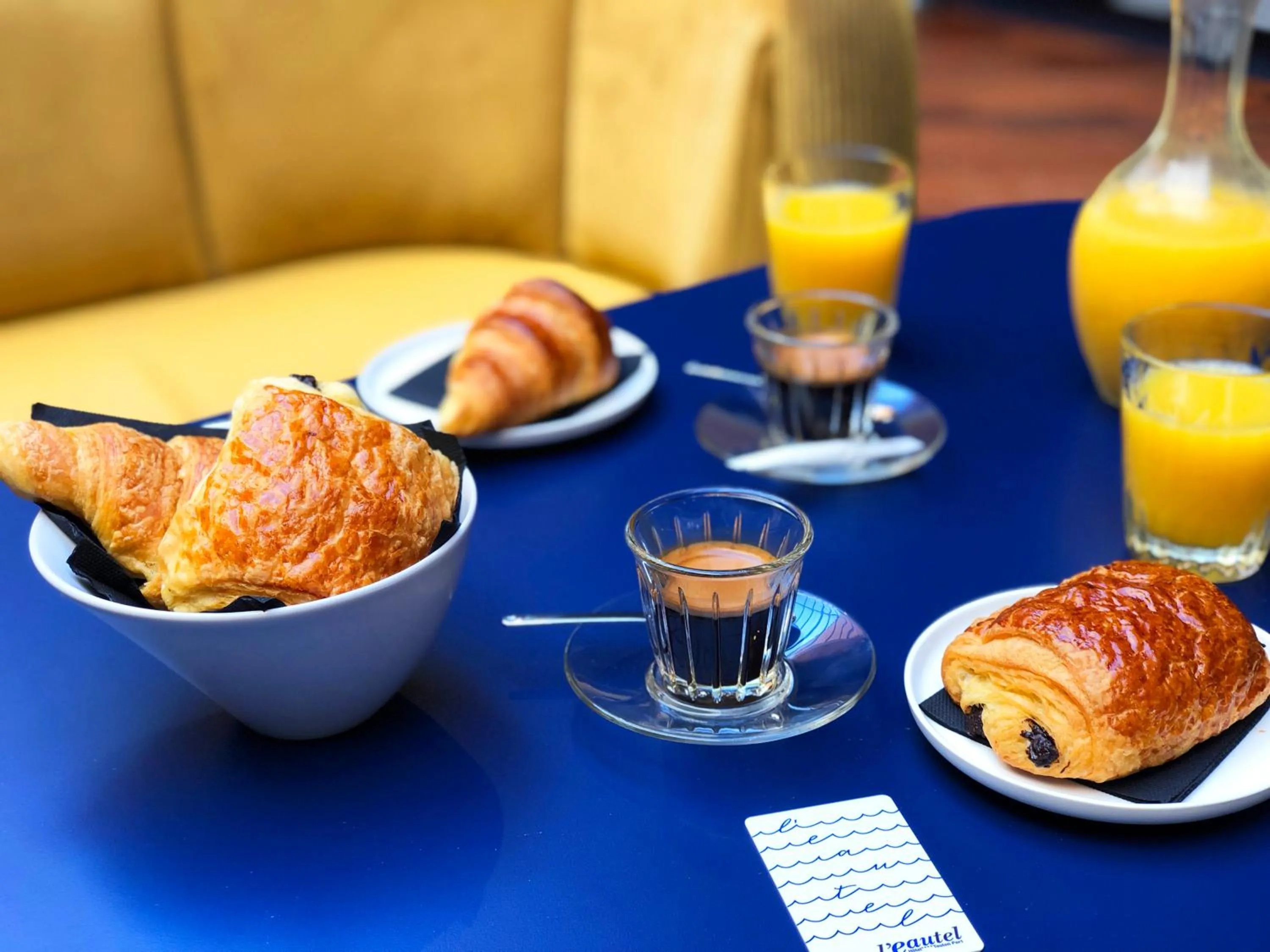 Breakfast in L'Eautel Toulon Centre Port