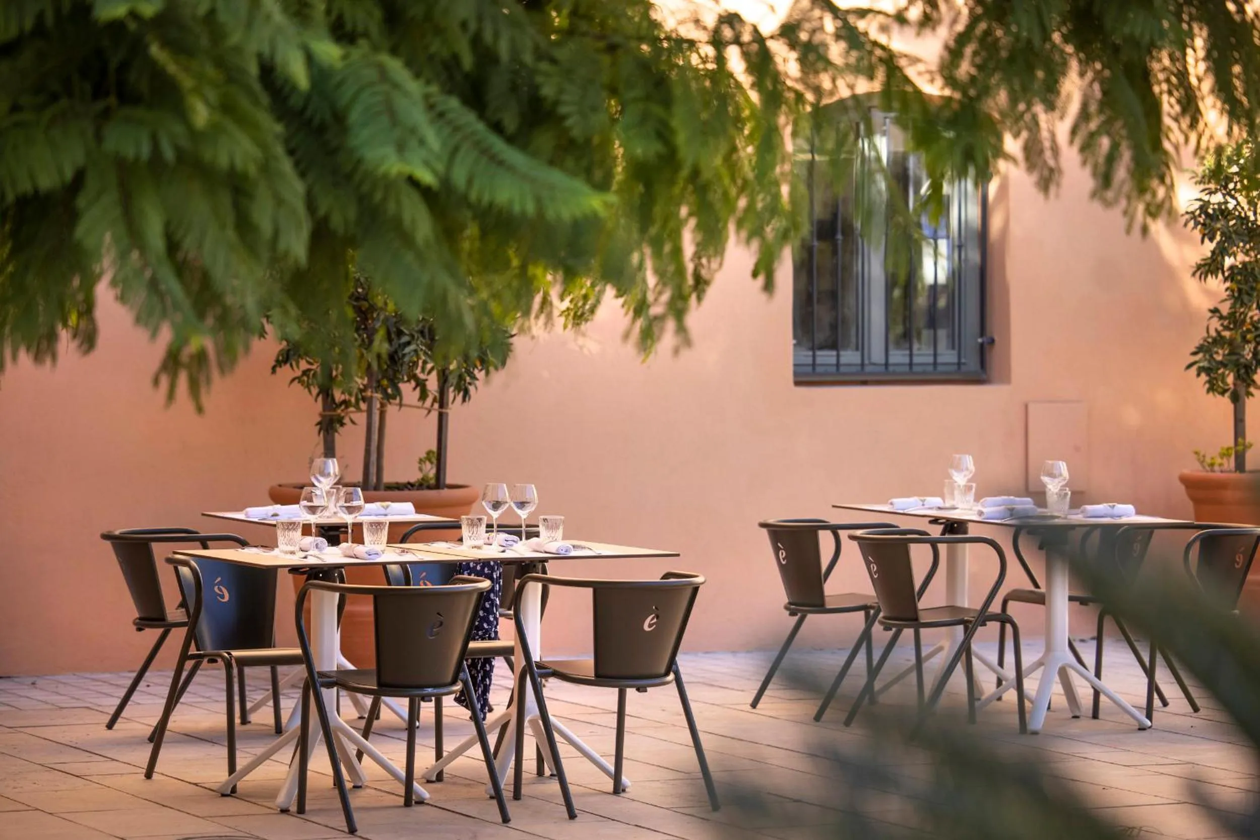 Restaurant/places to eat in L'Eautel Toulon Centre Port