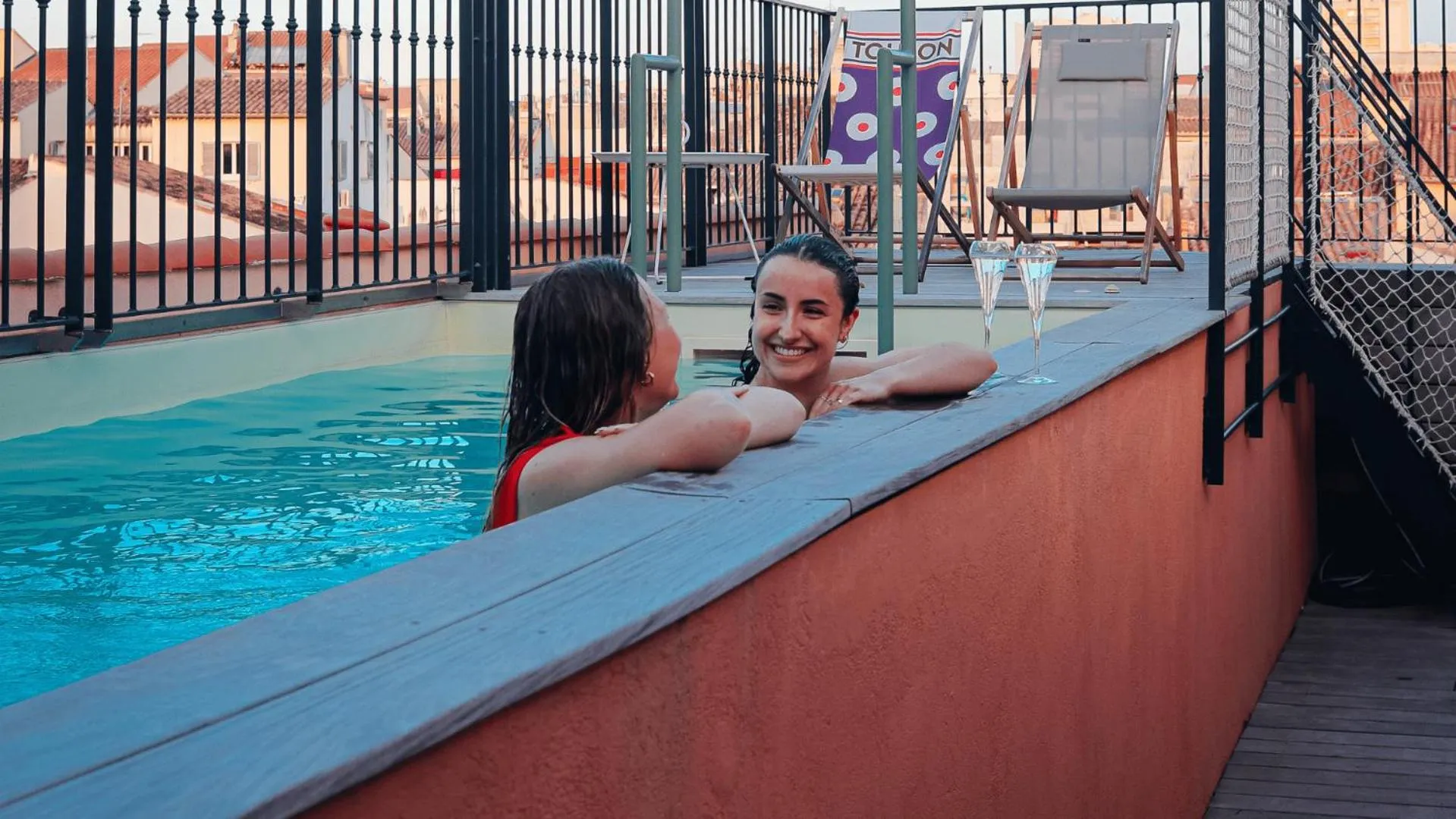 Swimming pool in L'Eautel Toulon Centre Port