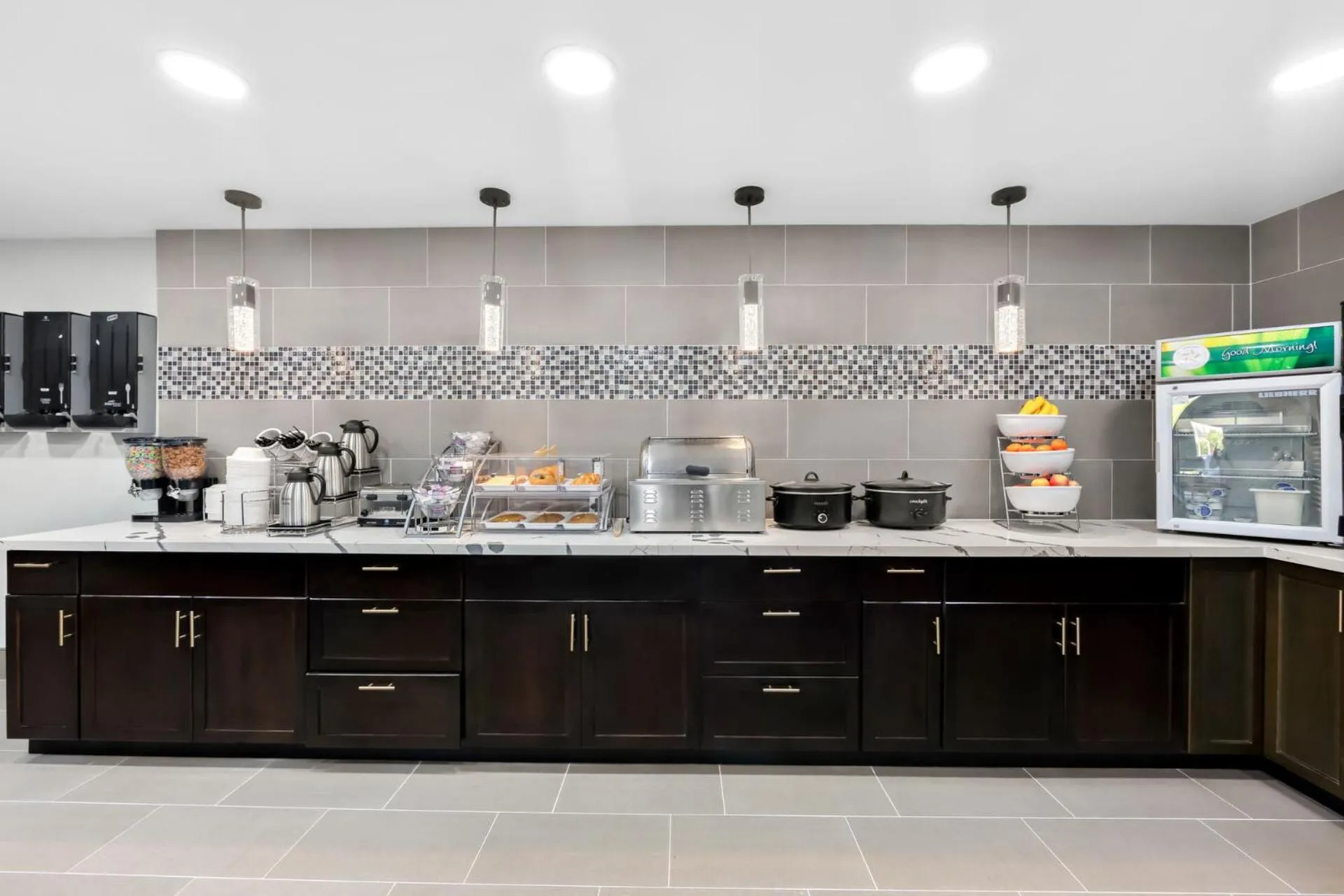 Coffee/tea facilities in Clarion Inn & Suites near the Leconte Center Pigeon Forge