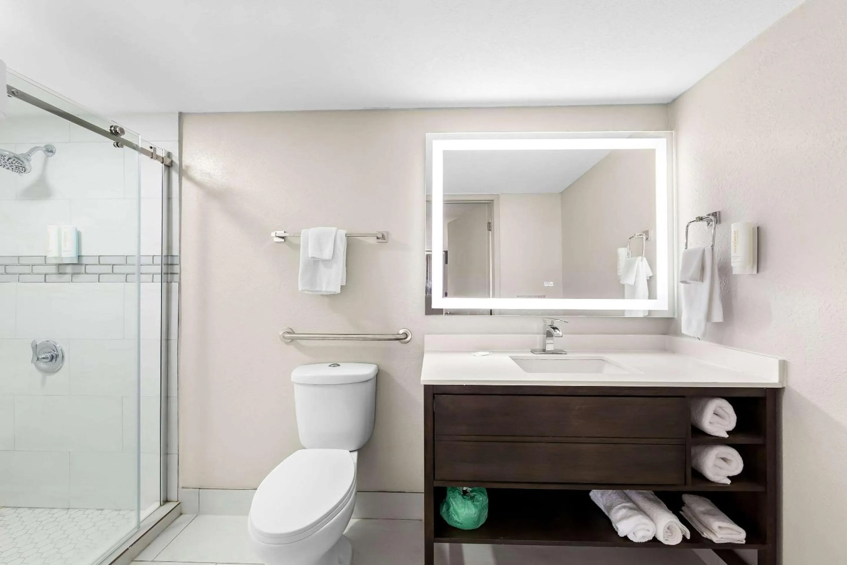 Bedroom in Clarion Inn & Suites near the Leconte Center Pigeon Forge