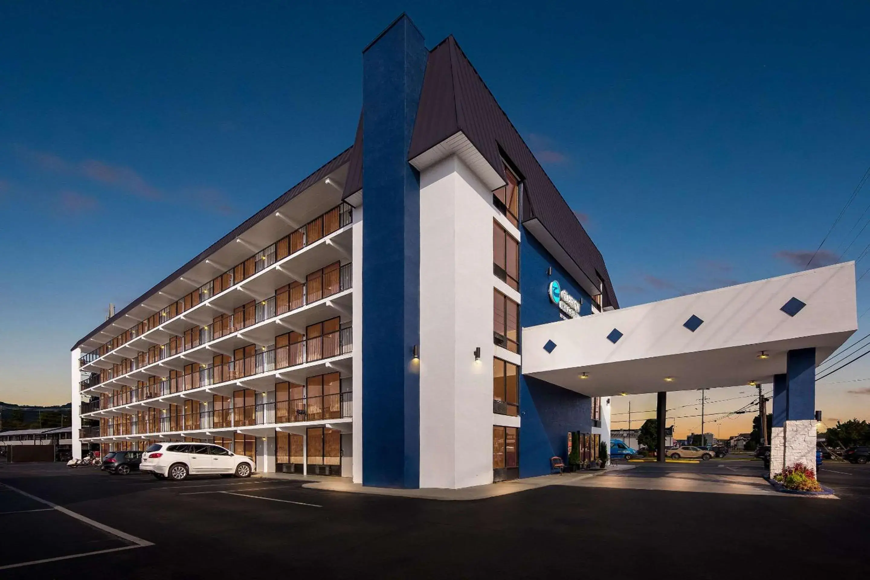 Property building in Clarion Inn & Suites near the Leconte Center Pigeon Forge Property building in Clarion Inn & Suites near the Leconte Center Pigeon Forge