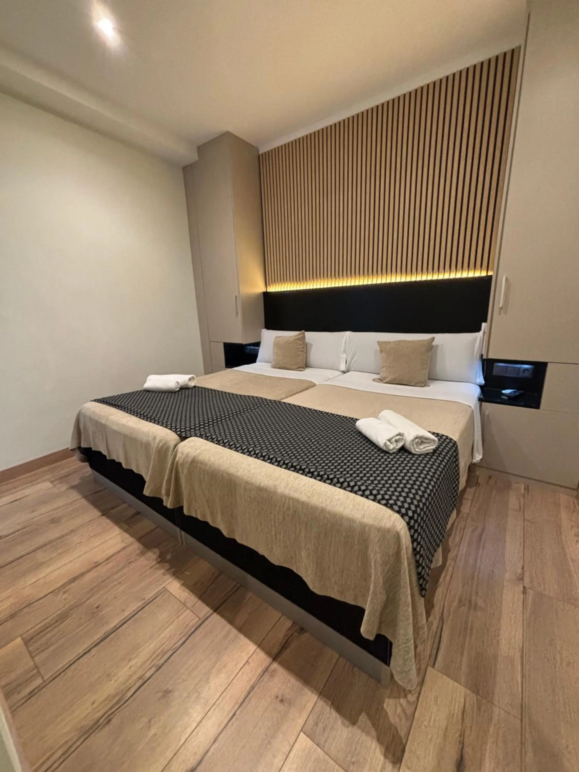 Bed in DAOS Suites & Terrace Marbella