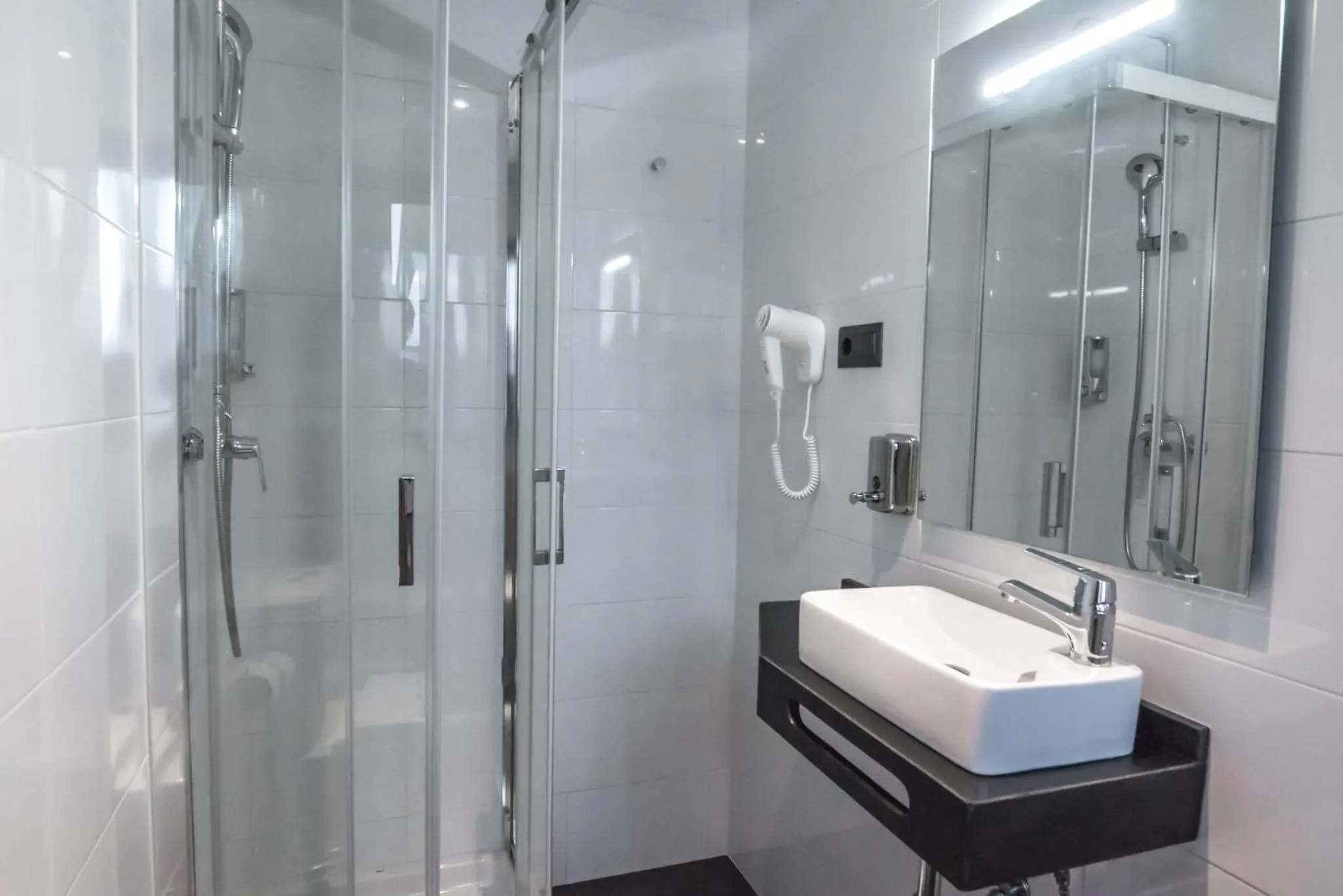 Shower in DAOS Suites & Terrace Marbella