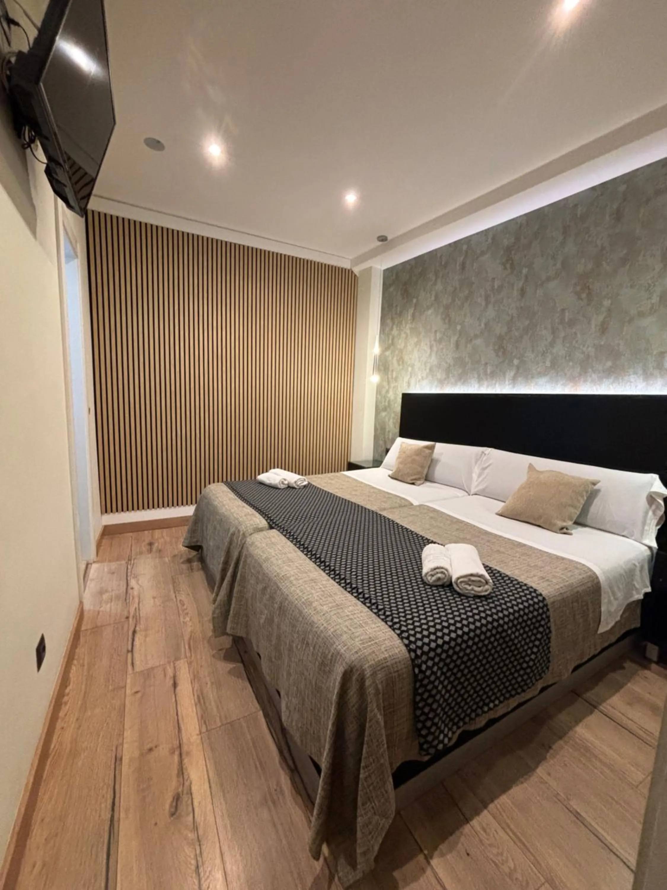 Bed in DAOS Suites & Terrace Marbella