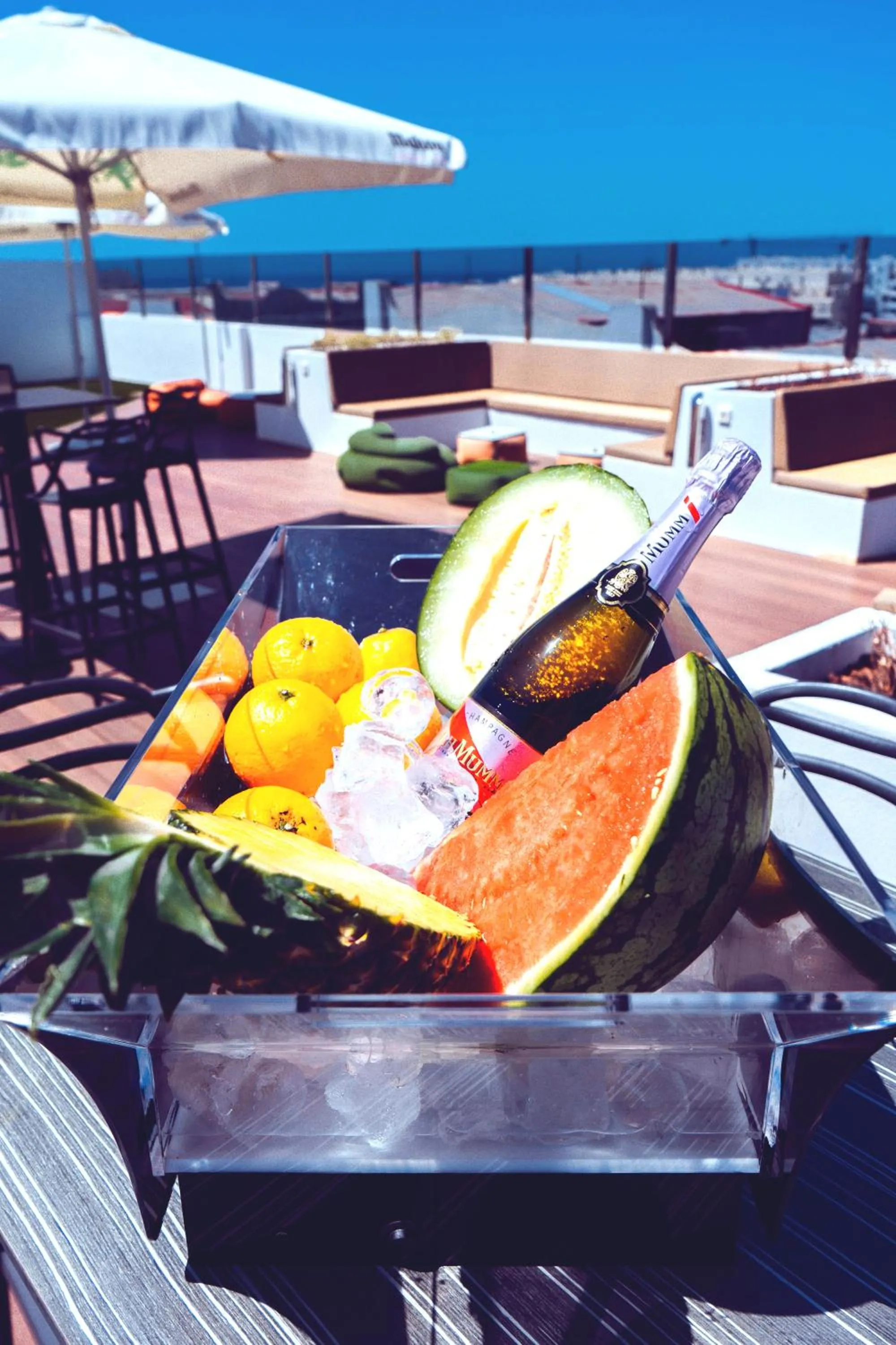 Lounge or bar in DAOS Suites & Terrace Marbella