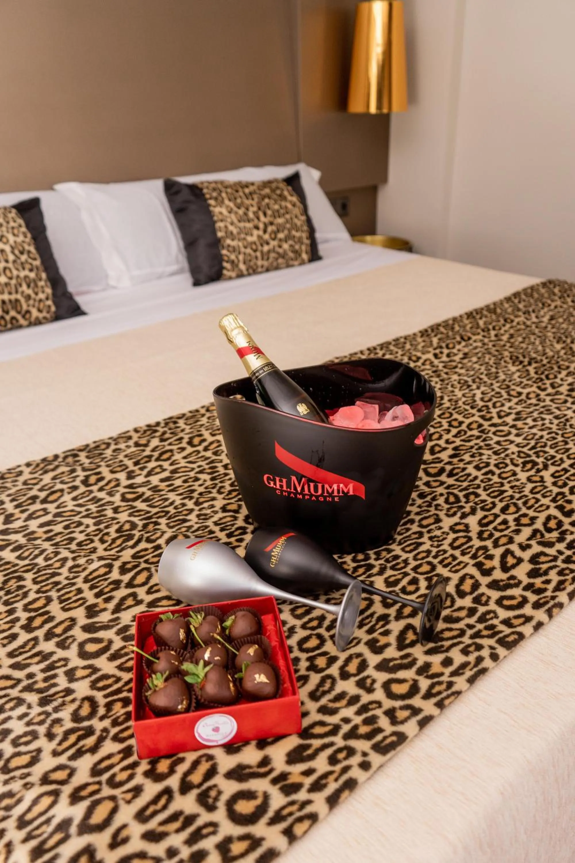 Bedroom, Bed in DAOS Suites & Terrace Marbella