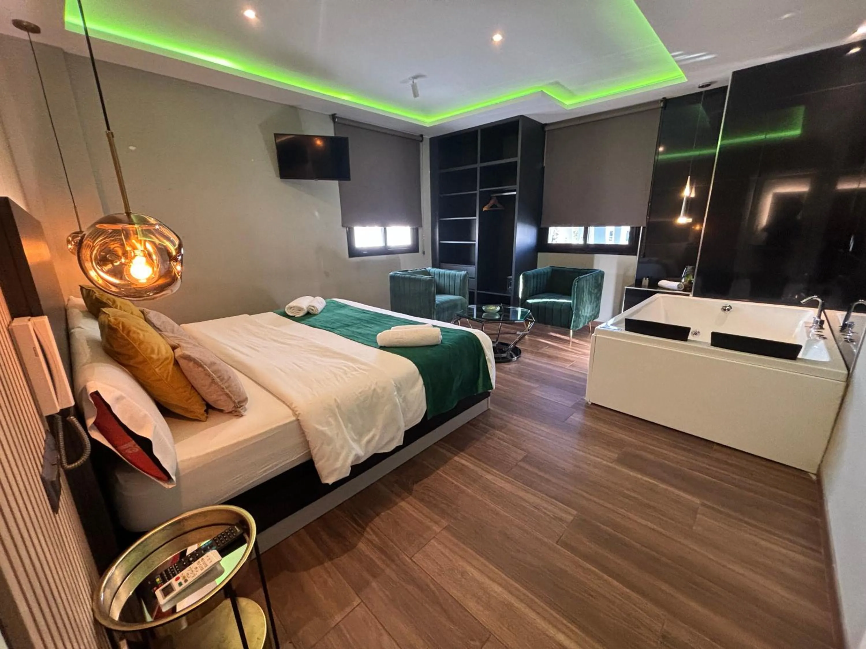 Bed in DAOS Suites & Terrace Marbella