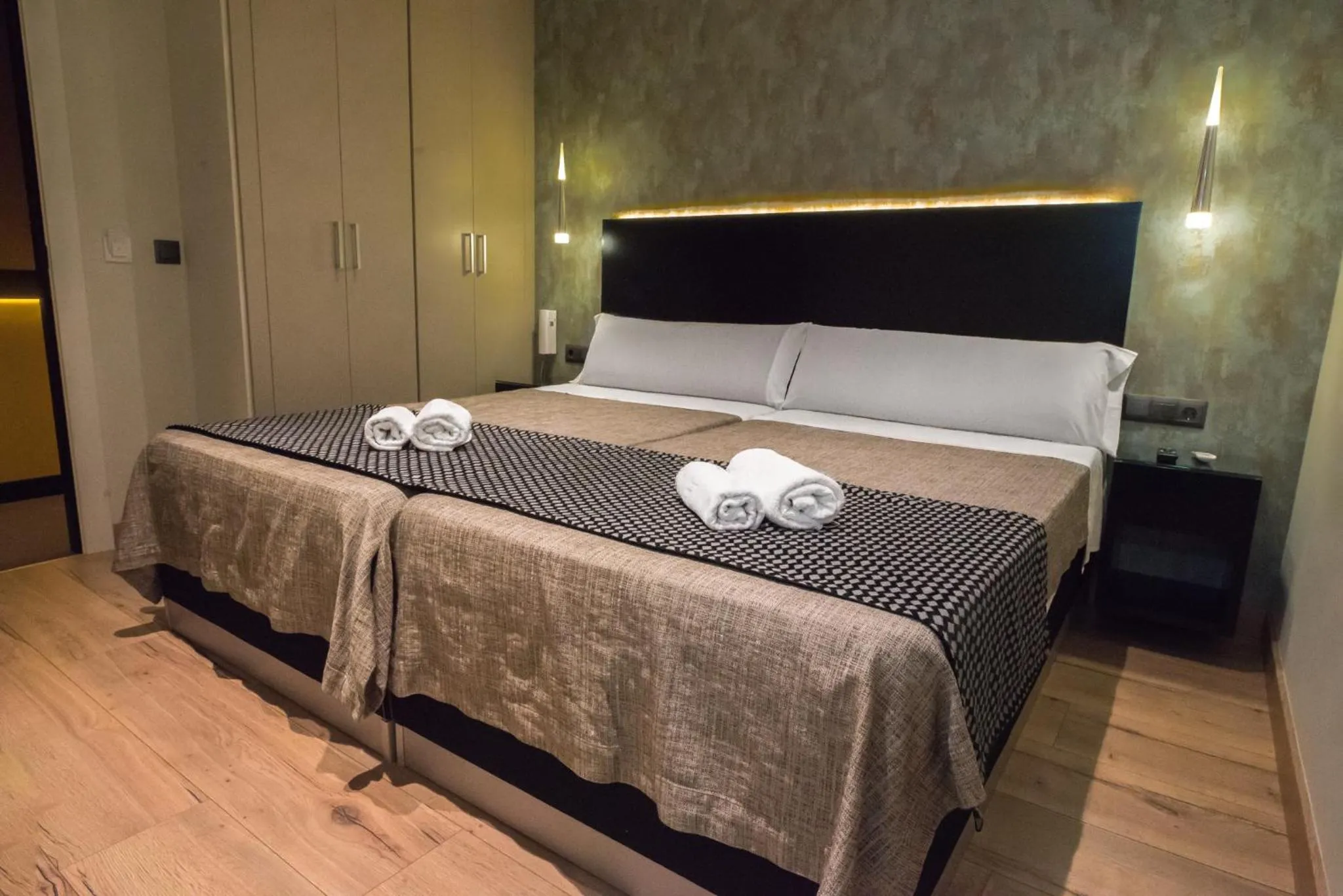 Bed in DAOS Suites & Terrace Marbella