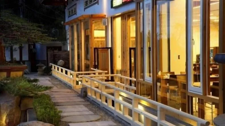 Property building in Dragon Manor Resort
