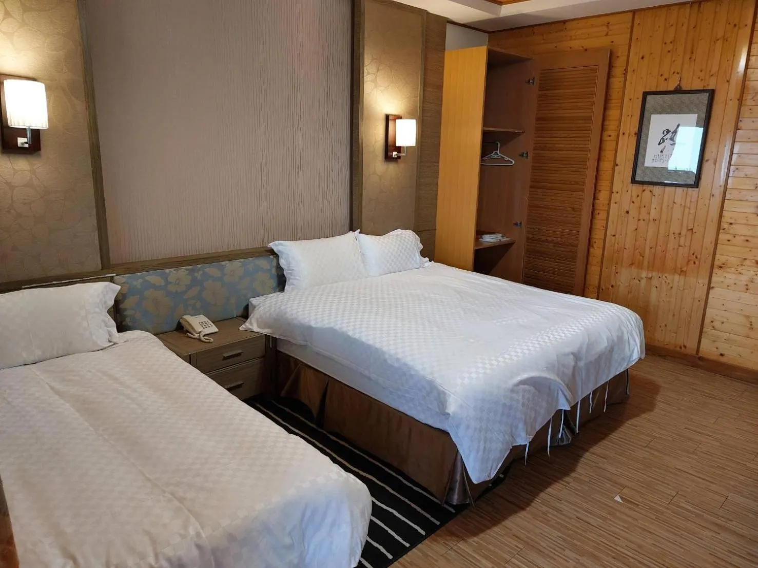 Bed in Dragon Manor Resort
