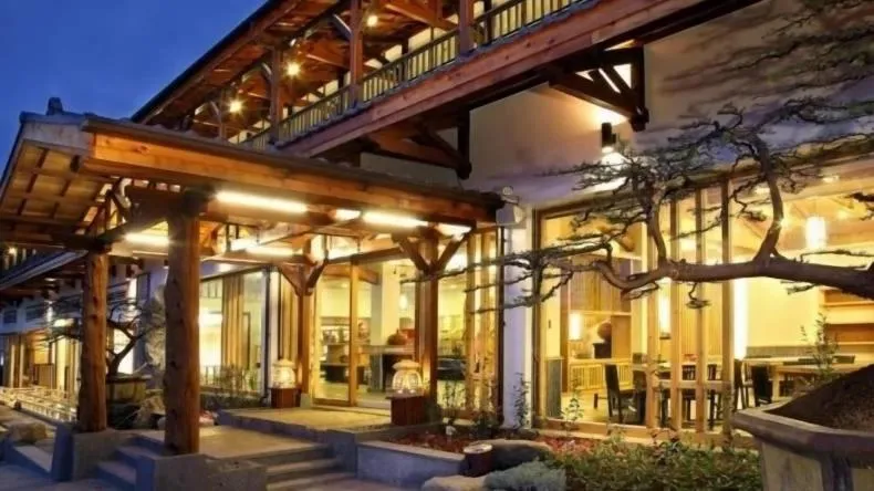 Property building in Dragon Manor Resort