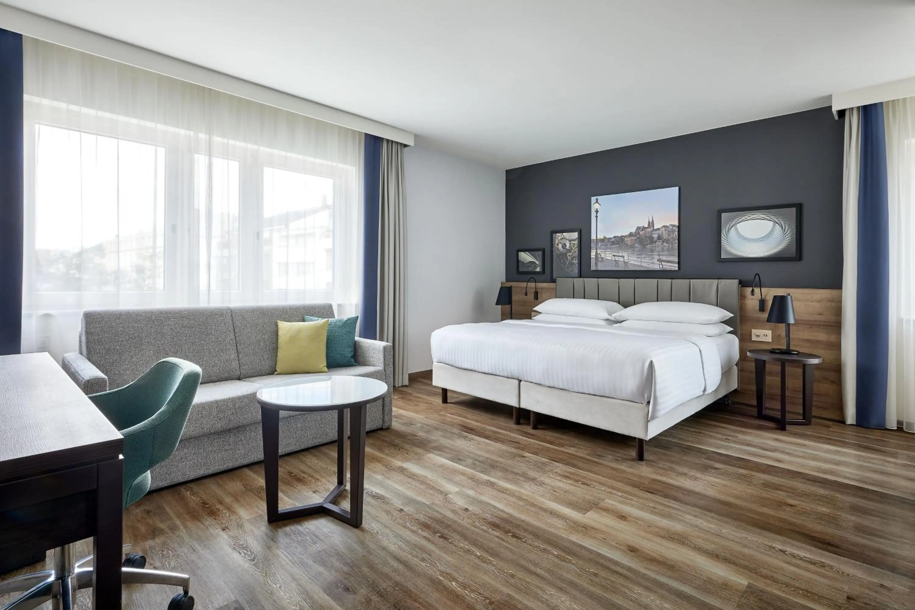 Bedroom, Bed in Basel Marriott Hotel