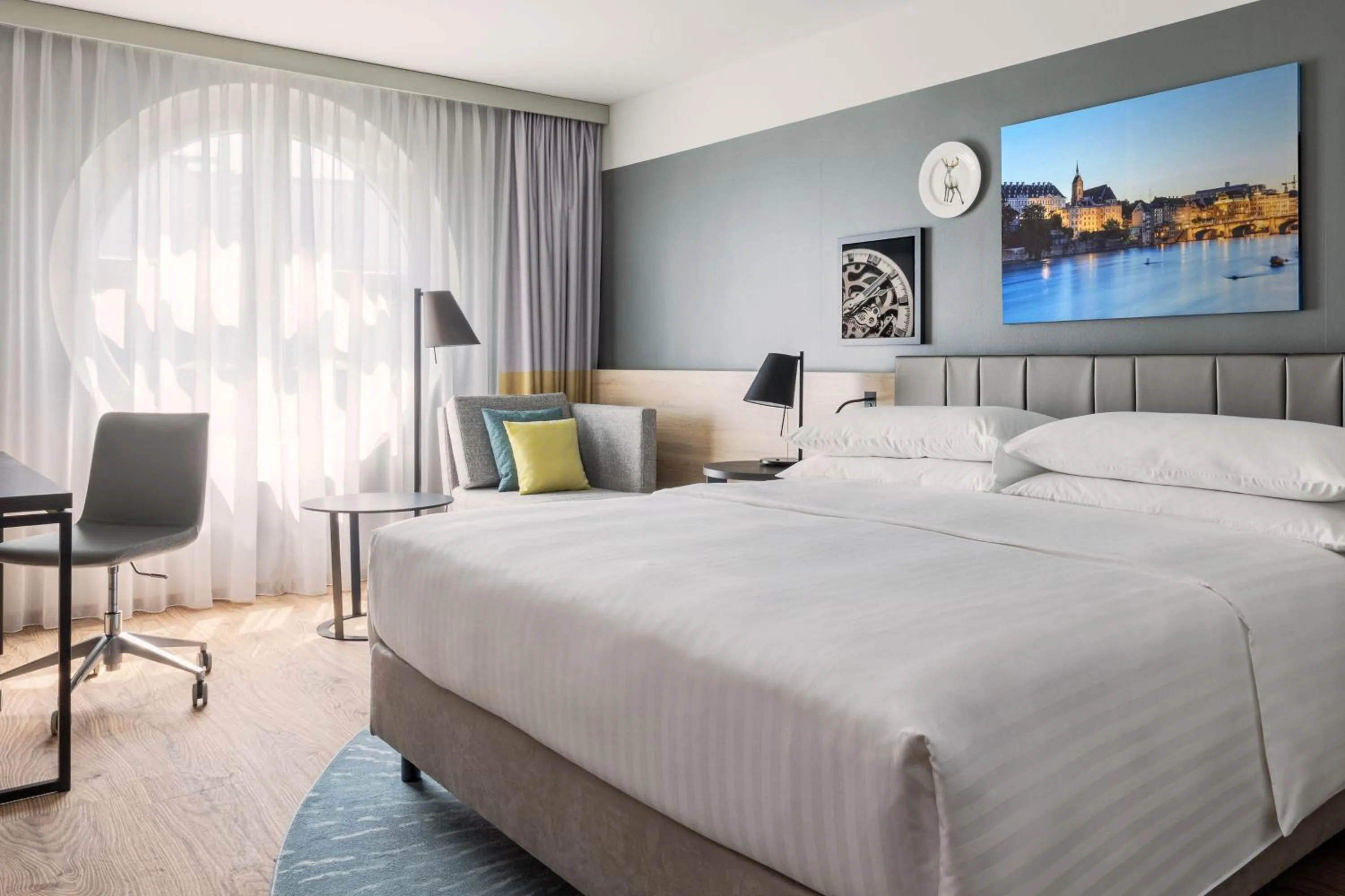 Photo of the whole room, Bed in Basel Marriott Hotel
