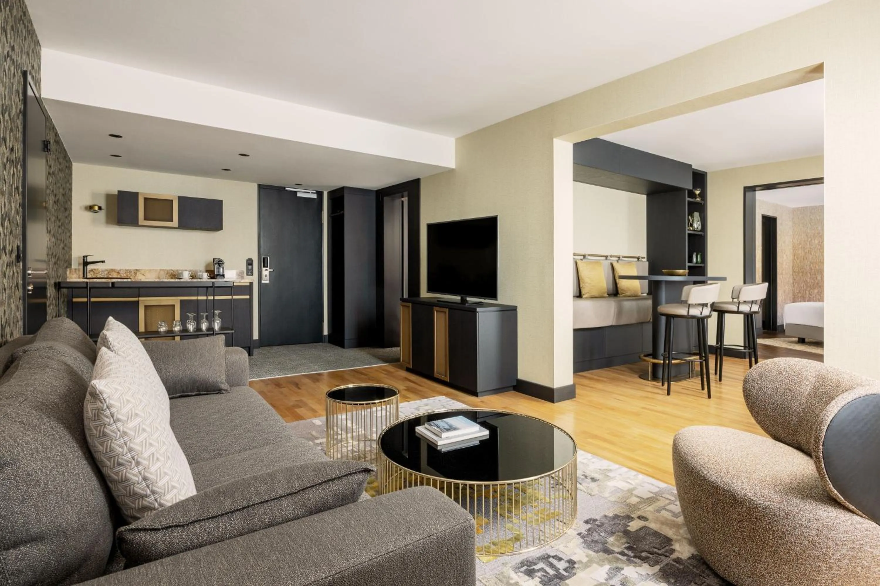 Living room in Basel Marriott Hotel