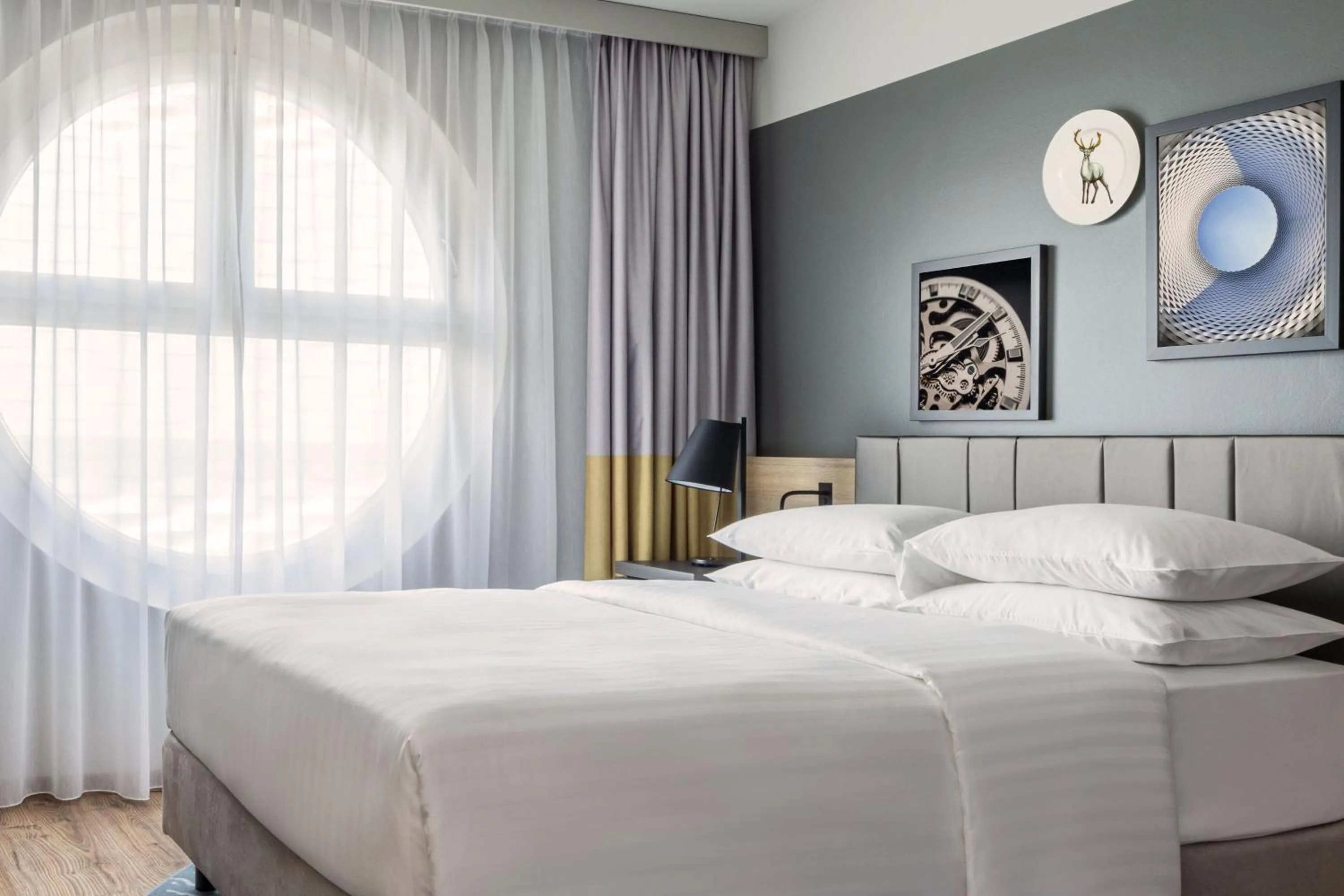 Photo of the whole room, Bed in Basel Marriott Hotel