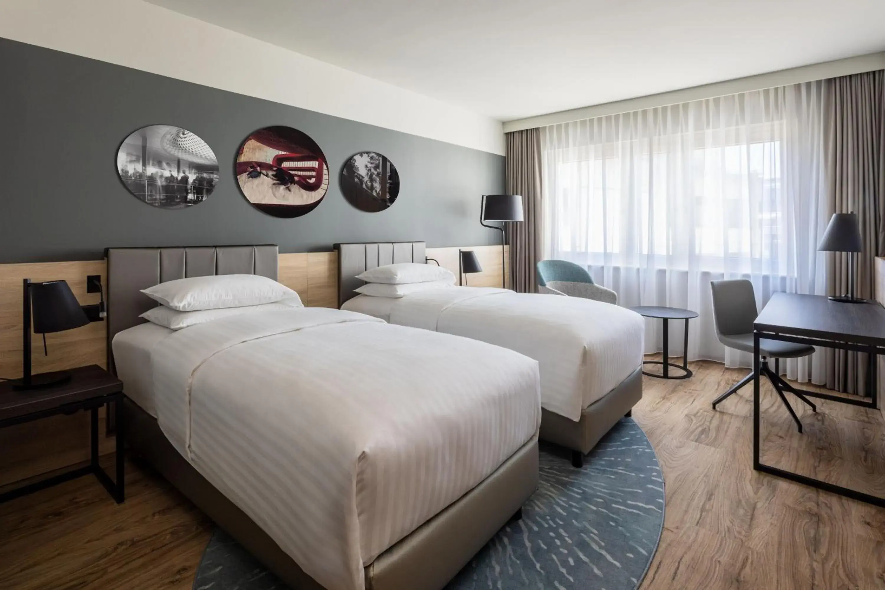 Deluxe Twin Room in Basel Marriott Hotel Deluxe Twin Room in Basel Marriott Hotel